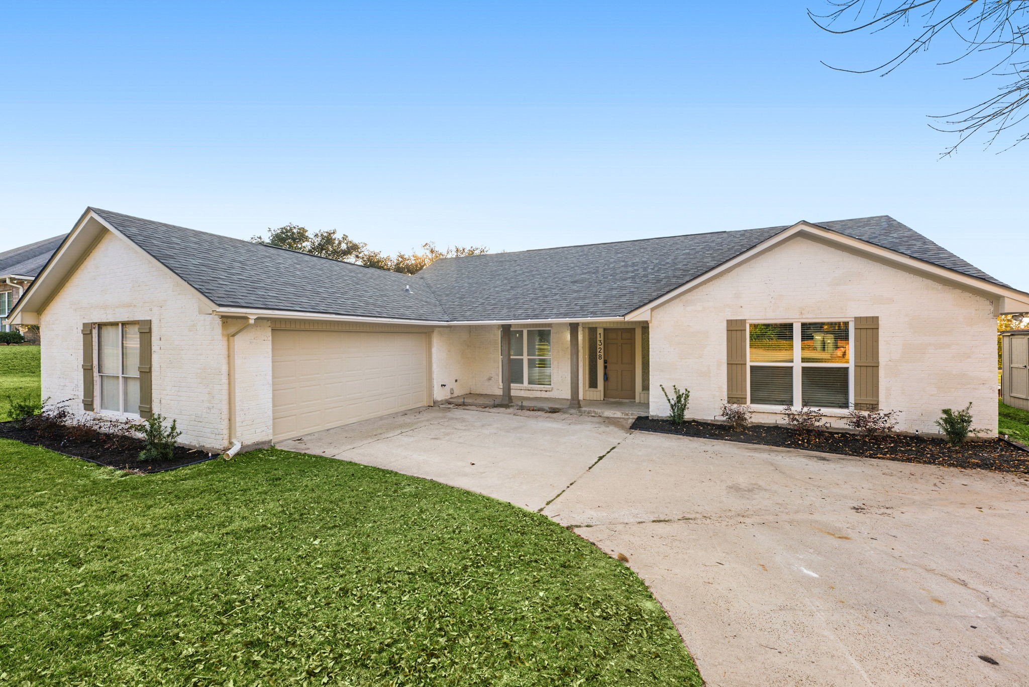 Listing photo 5