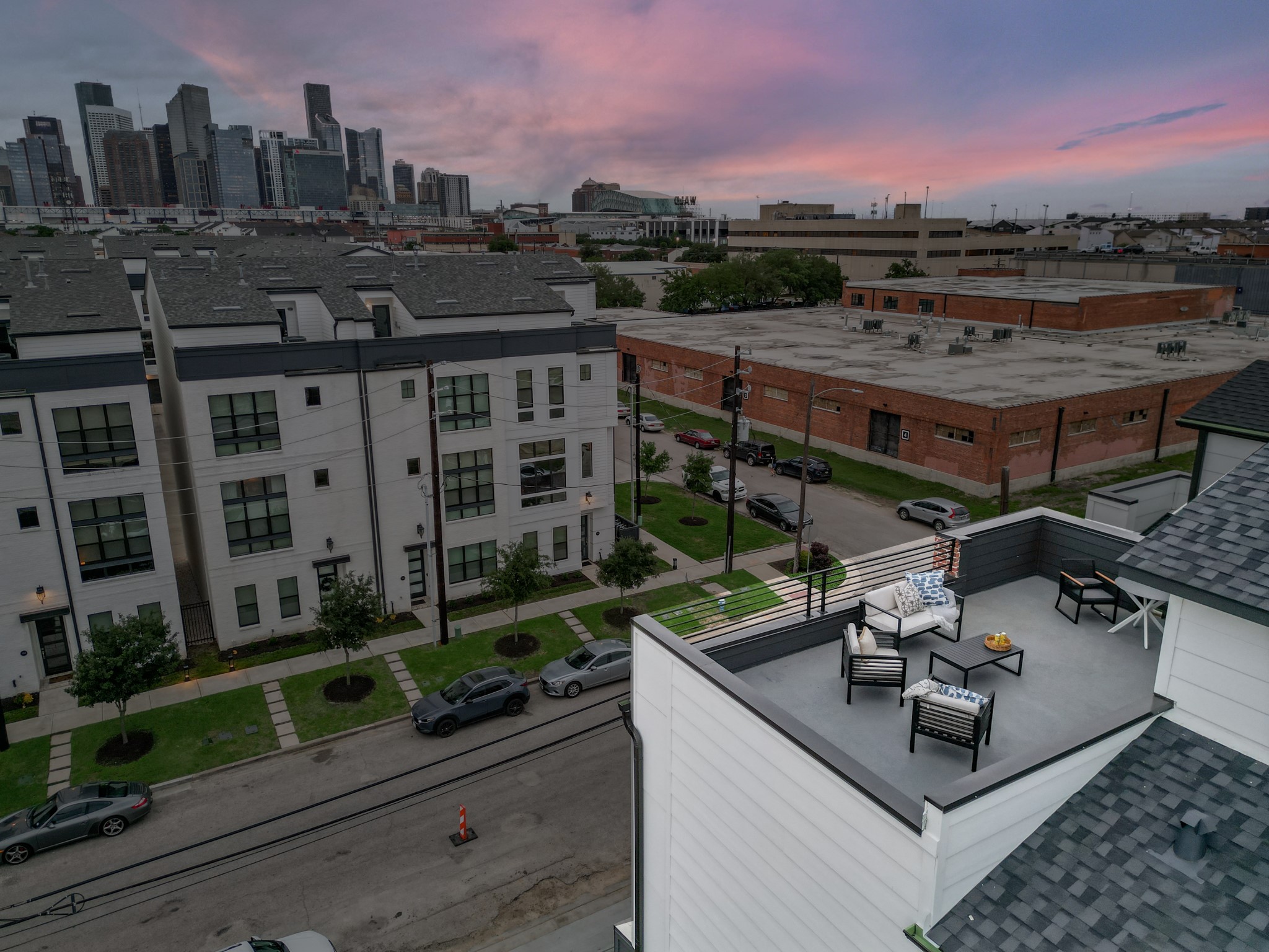 Listing photo 3