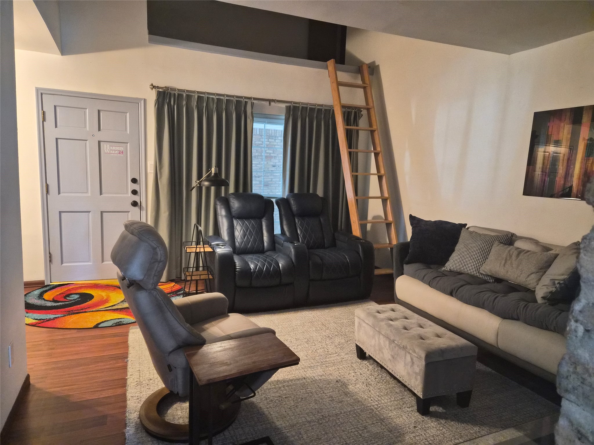 Listing photo 3
