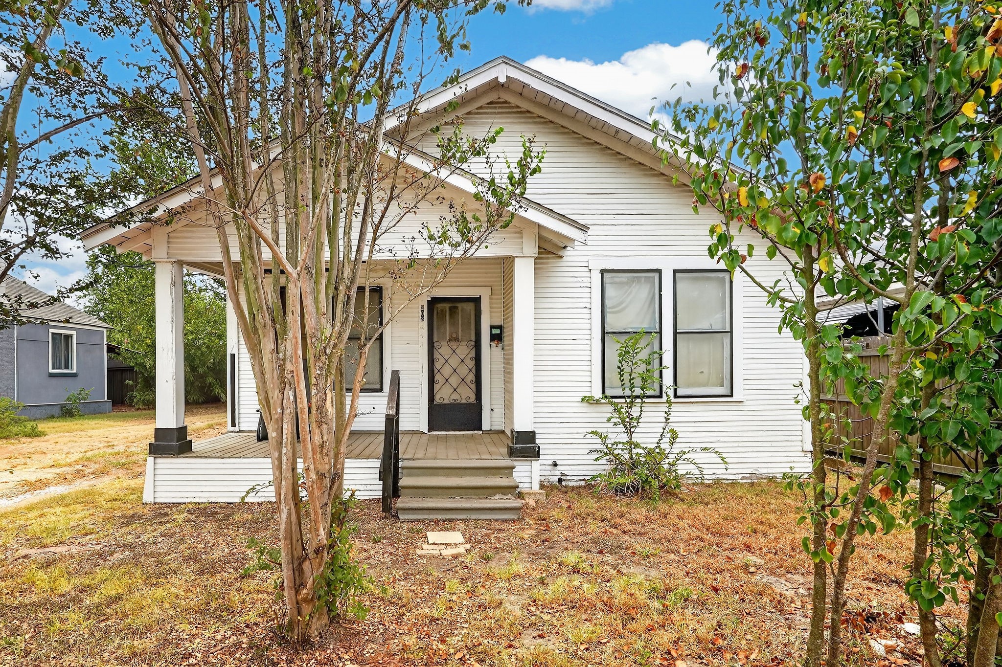 Listing photo 2