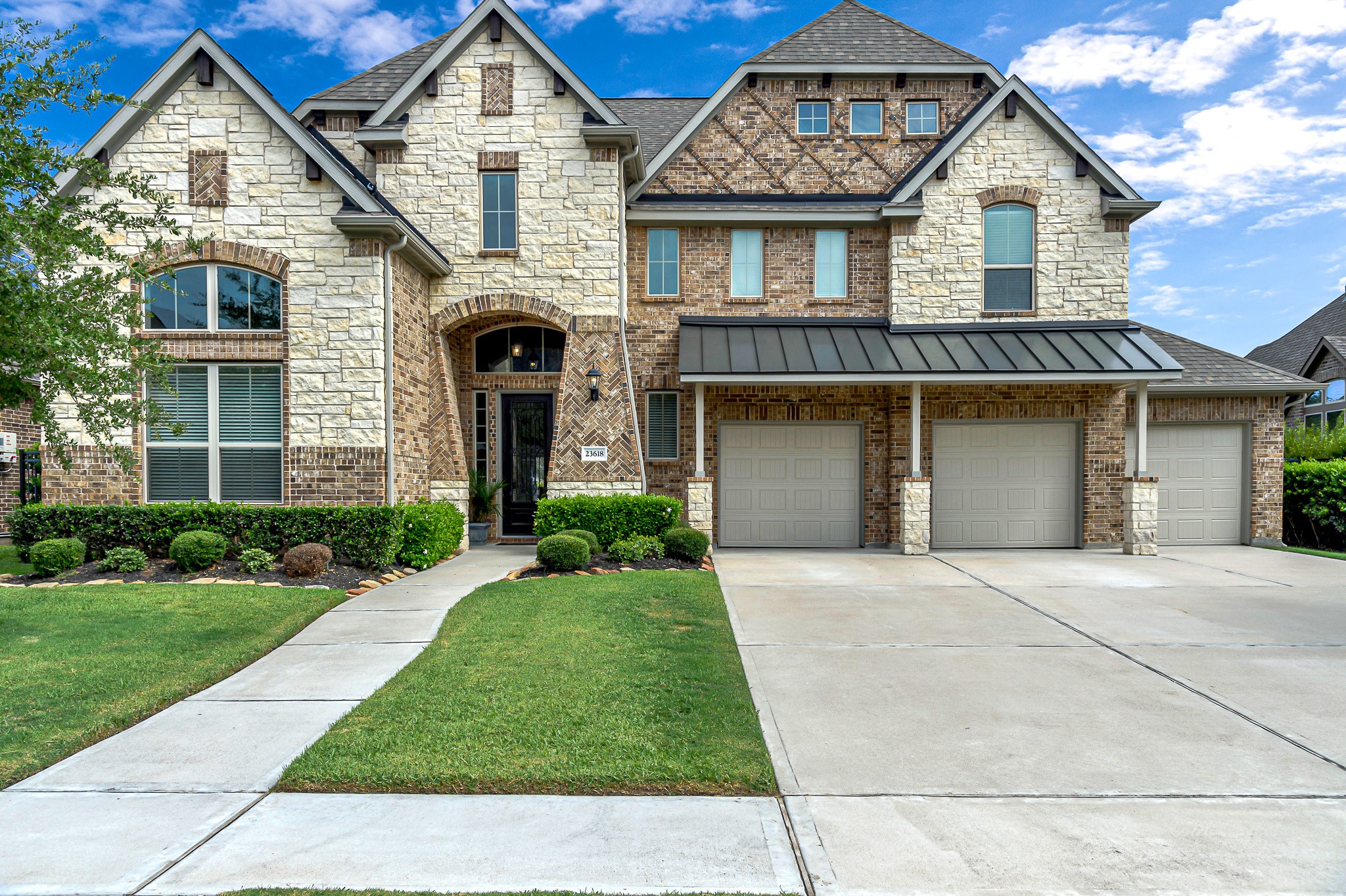Listing photo 1