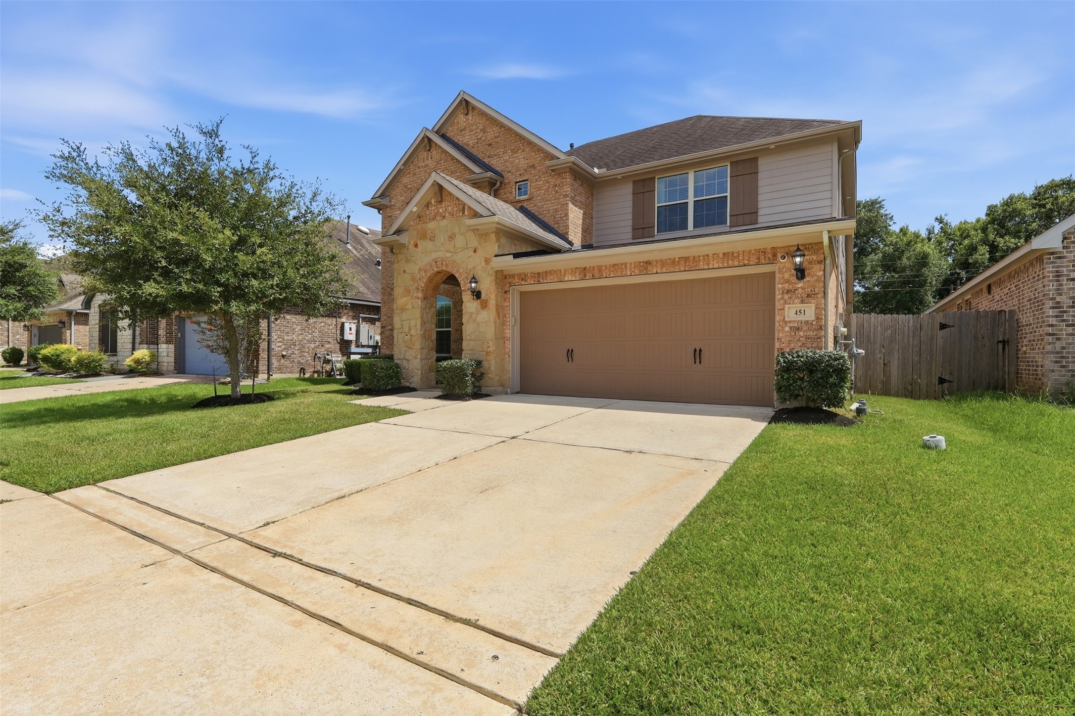 Listing photo 2