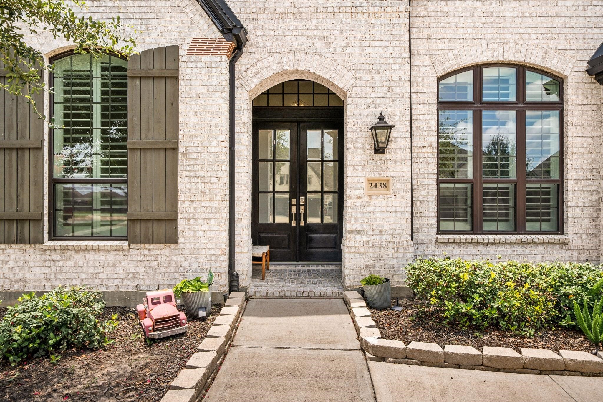 Listing photo 5