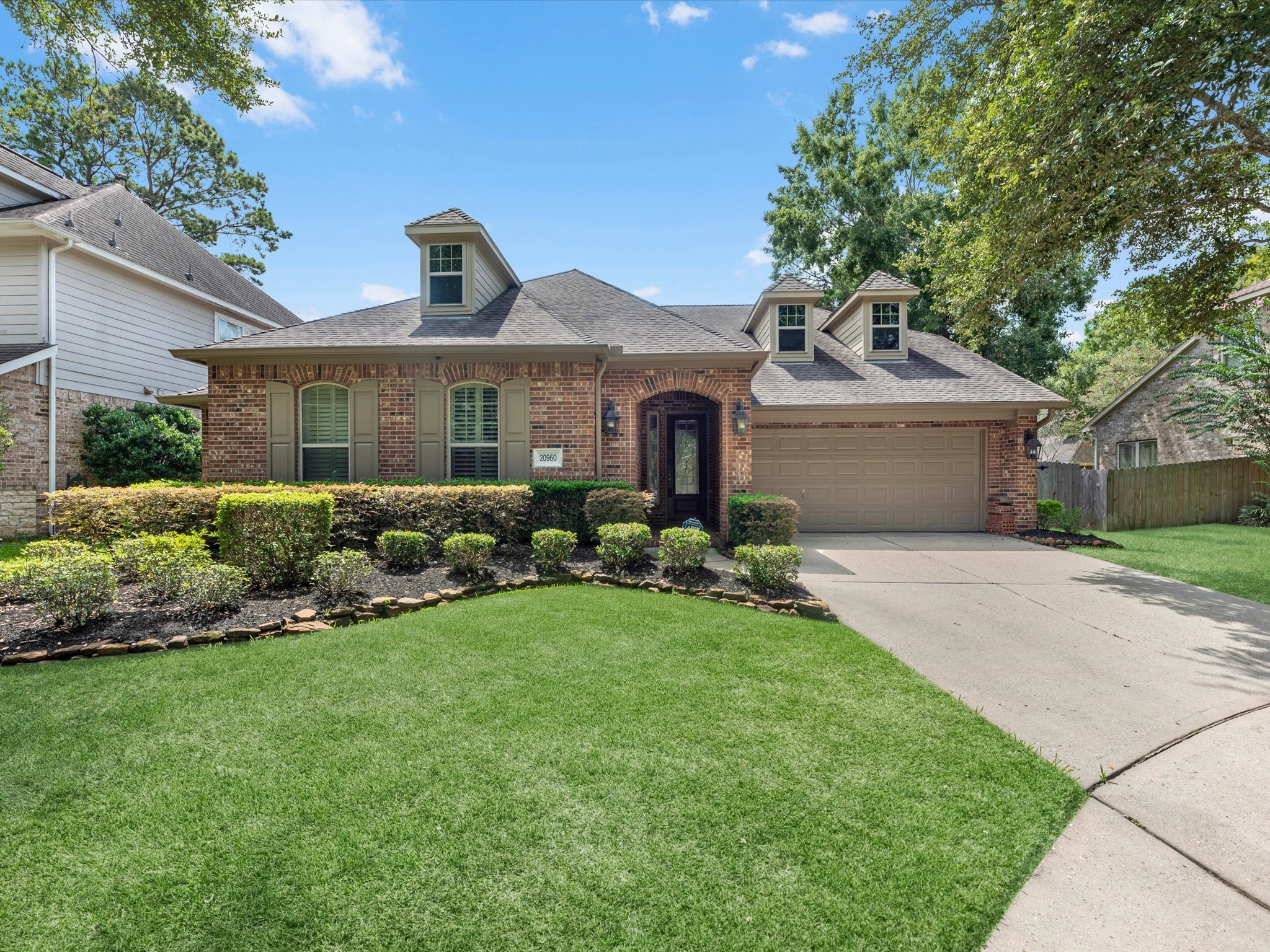Listing photo 1