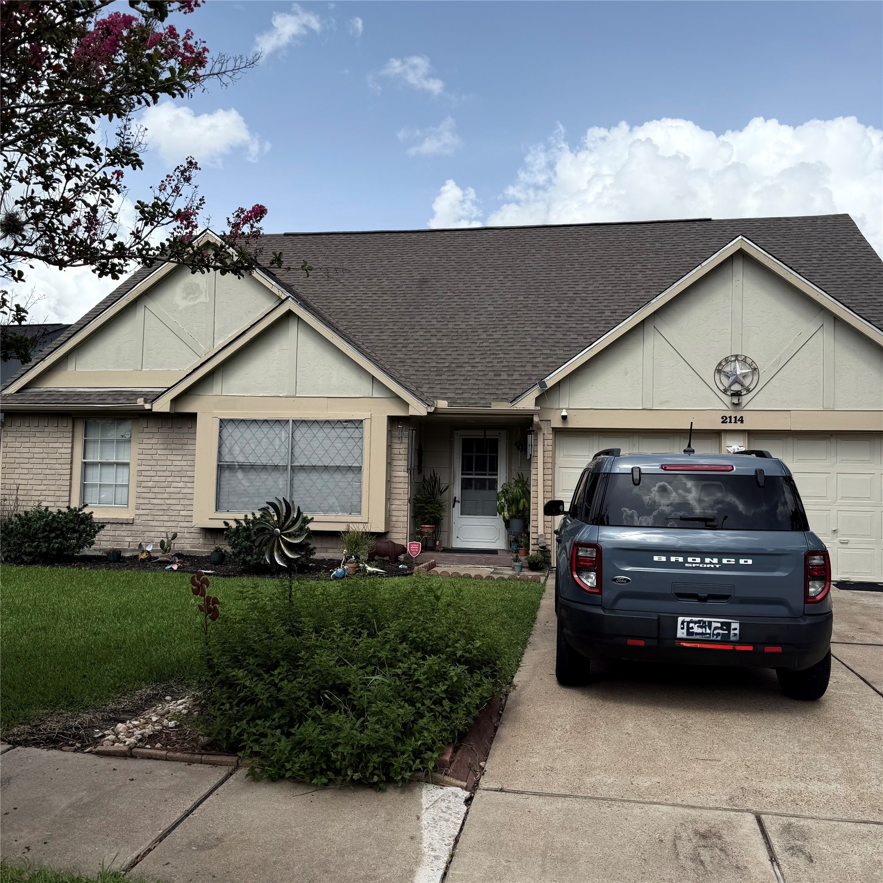Listing photo 1