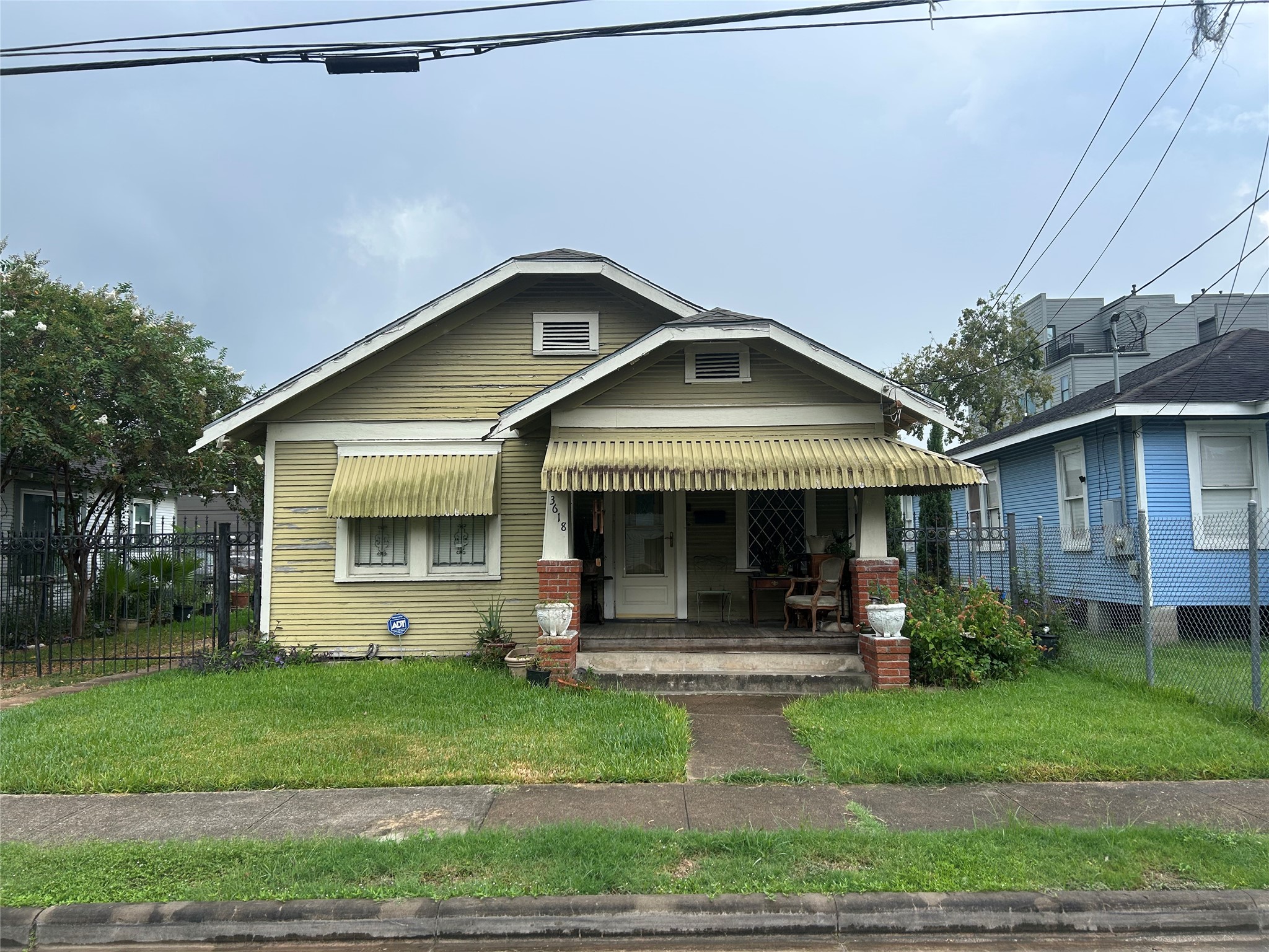 Listing photo 1