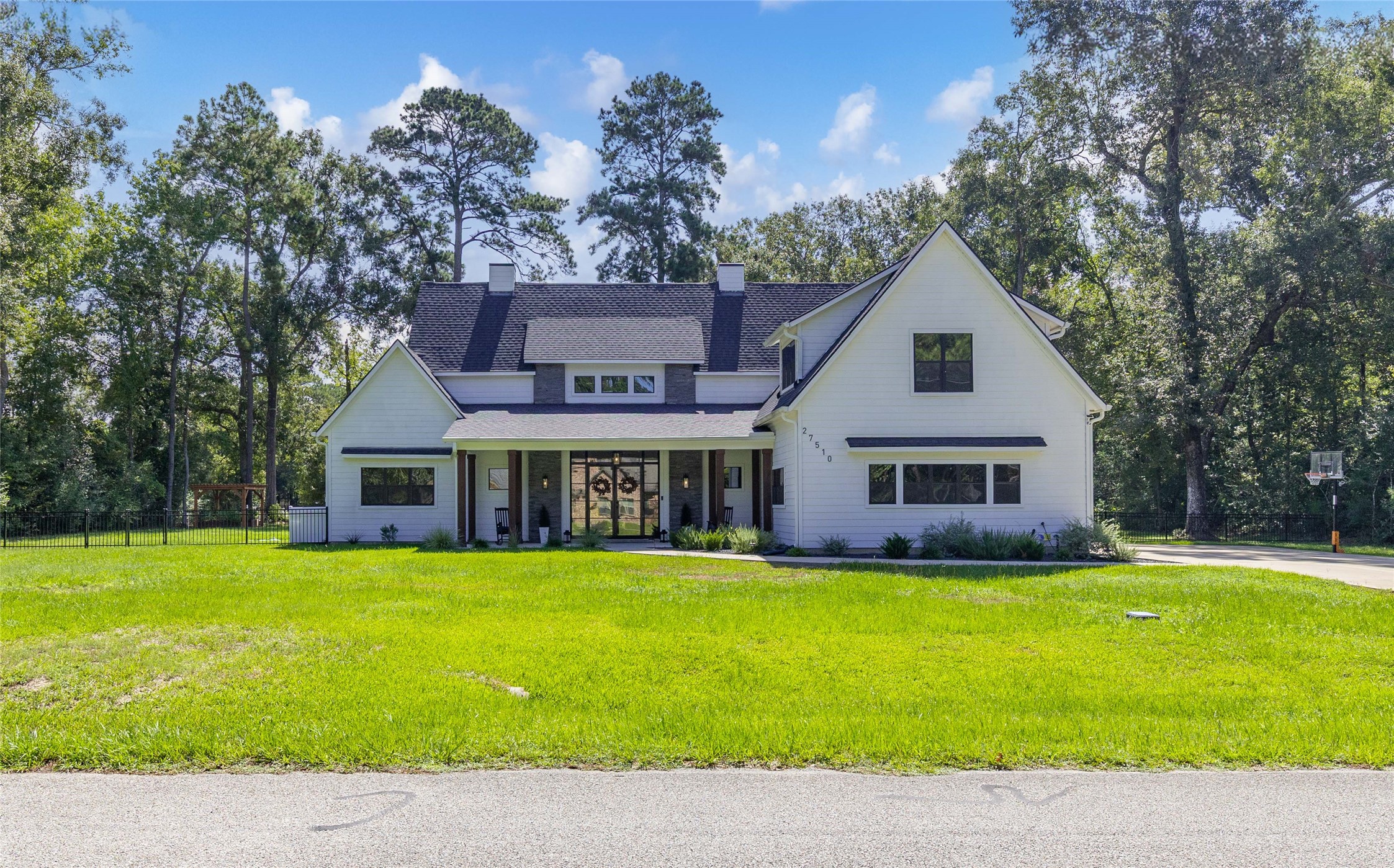 Listing photo 1