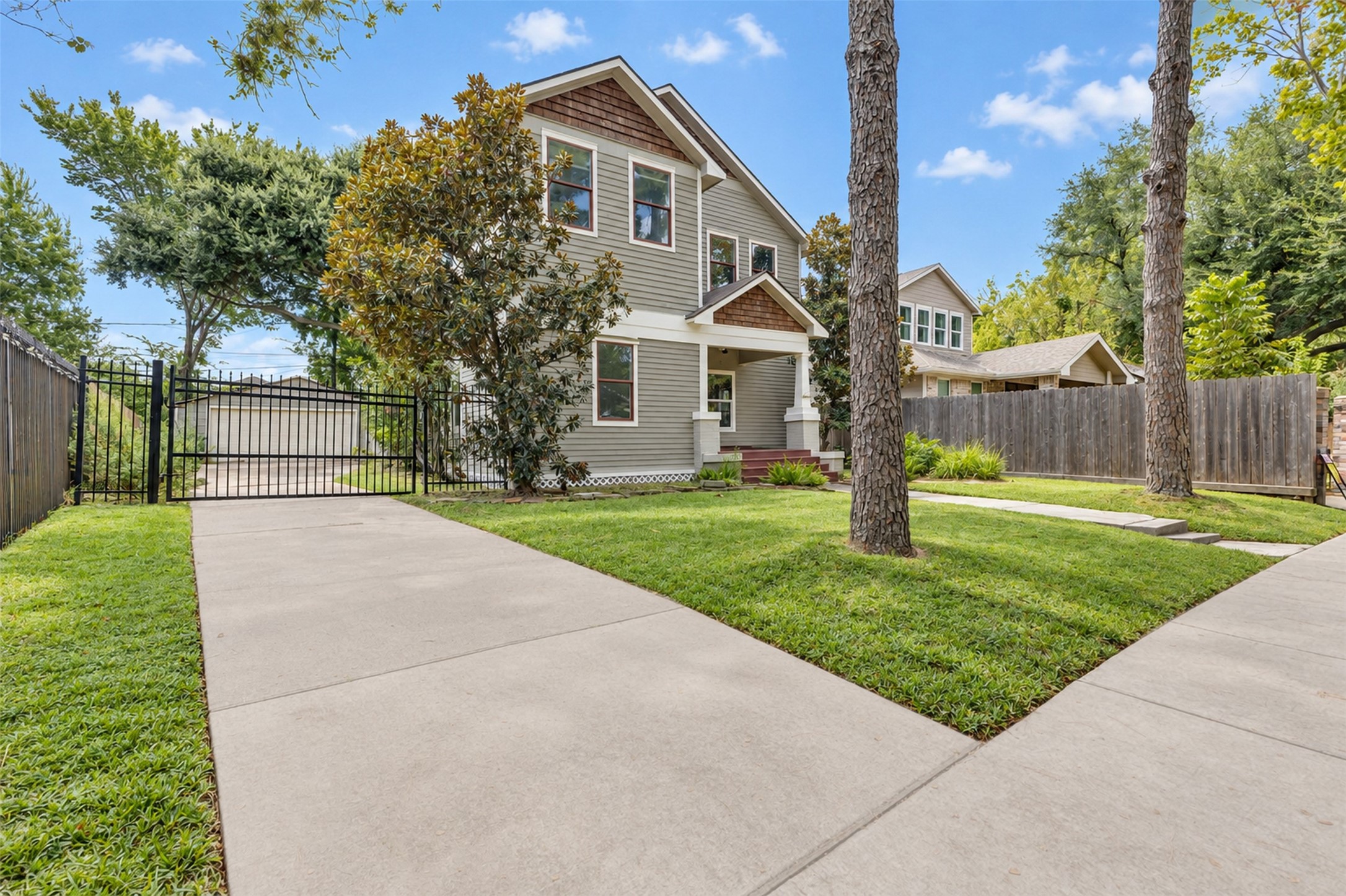 Listing photo 2