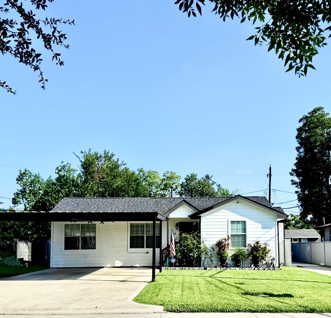 Listing photo 1