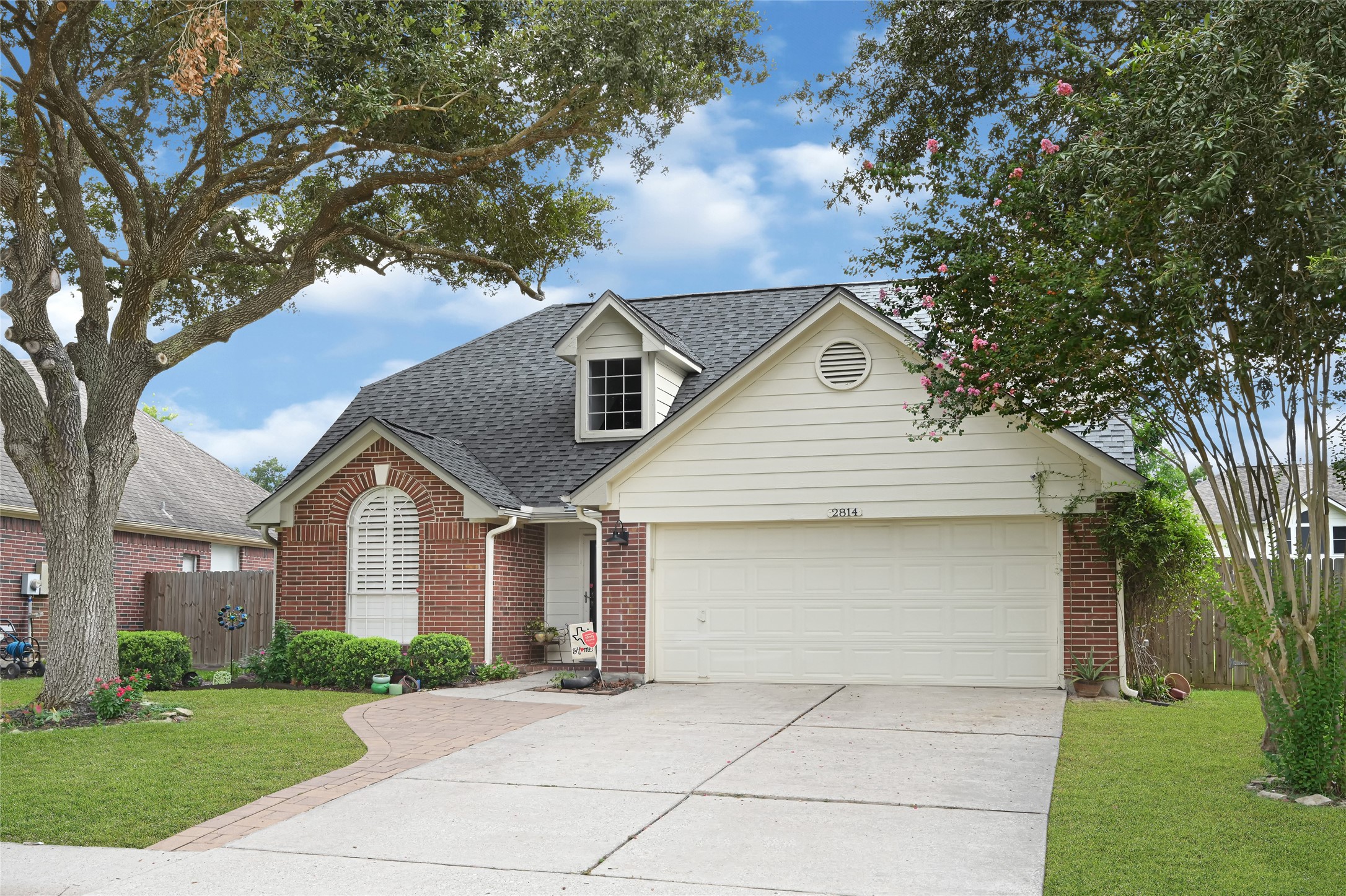 Listing photo 1