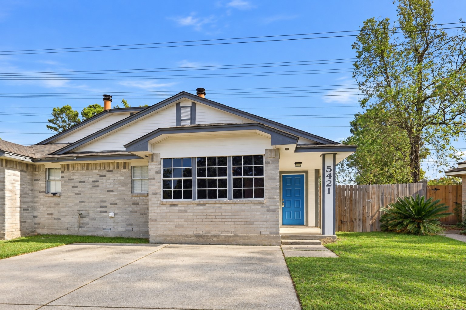 Listing photo 1