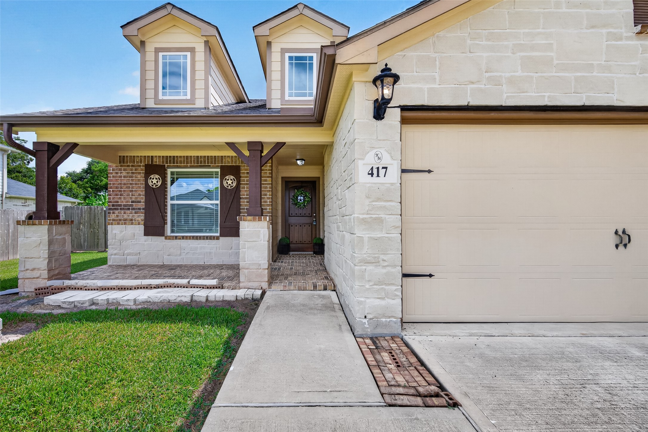 Listing photo 1