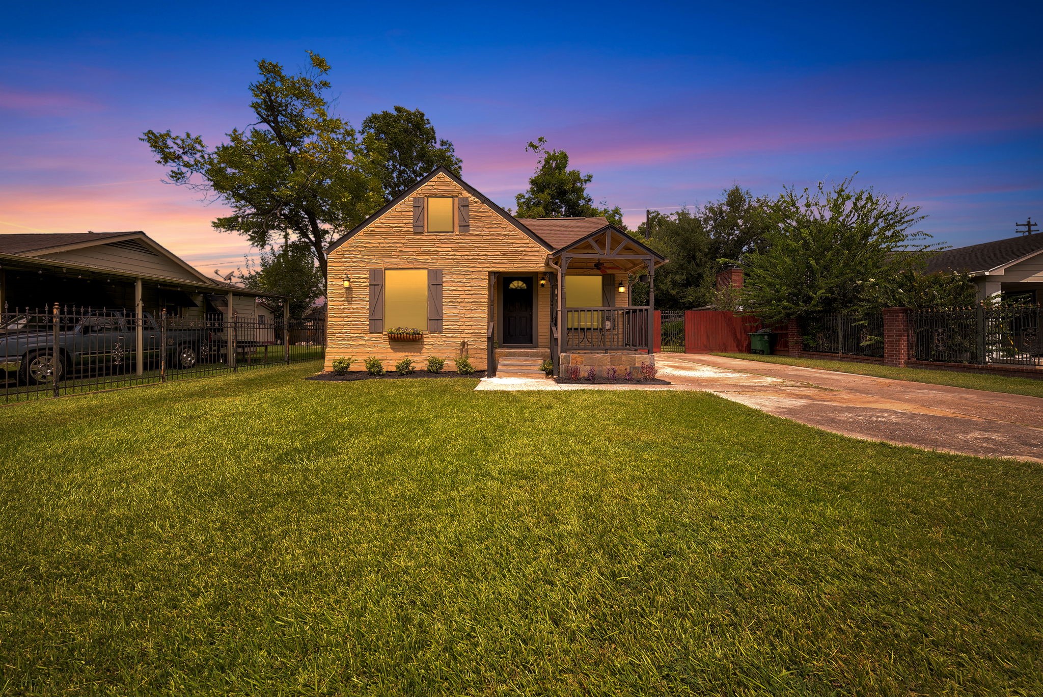 Listing photo 1