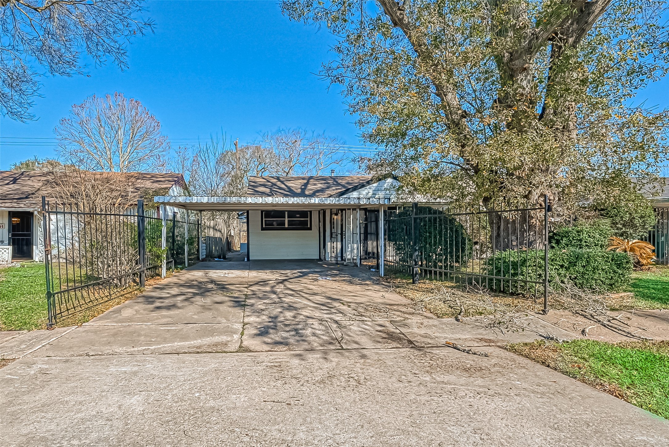 Listing photo 1
