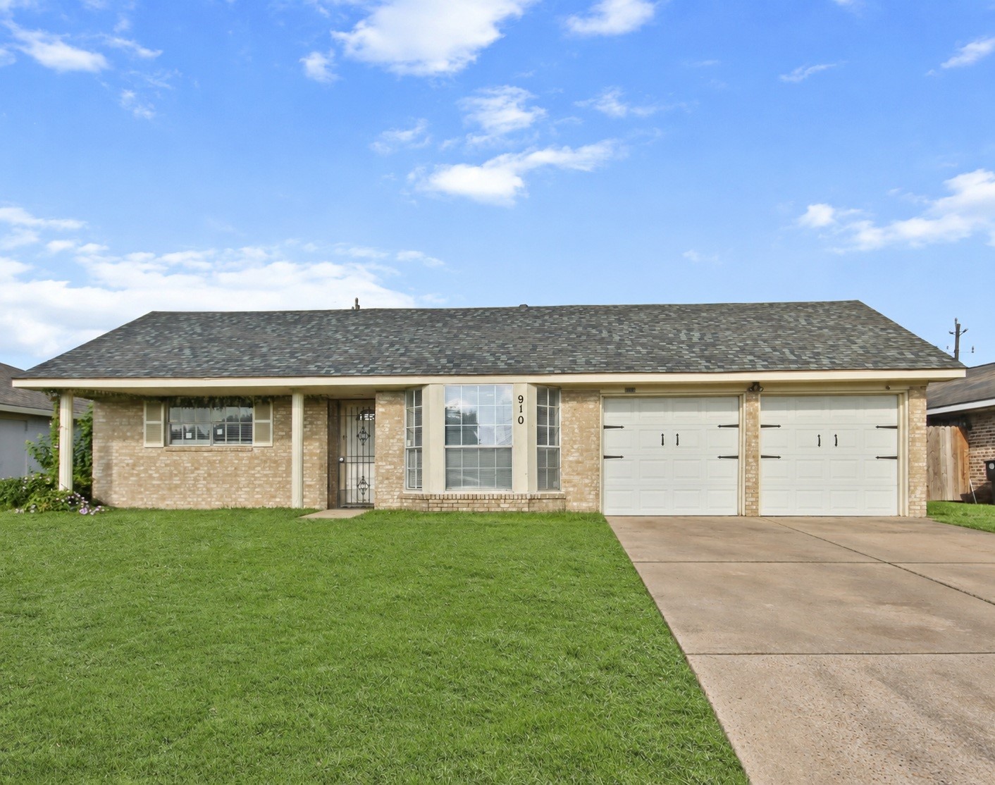 Listing photo 1