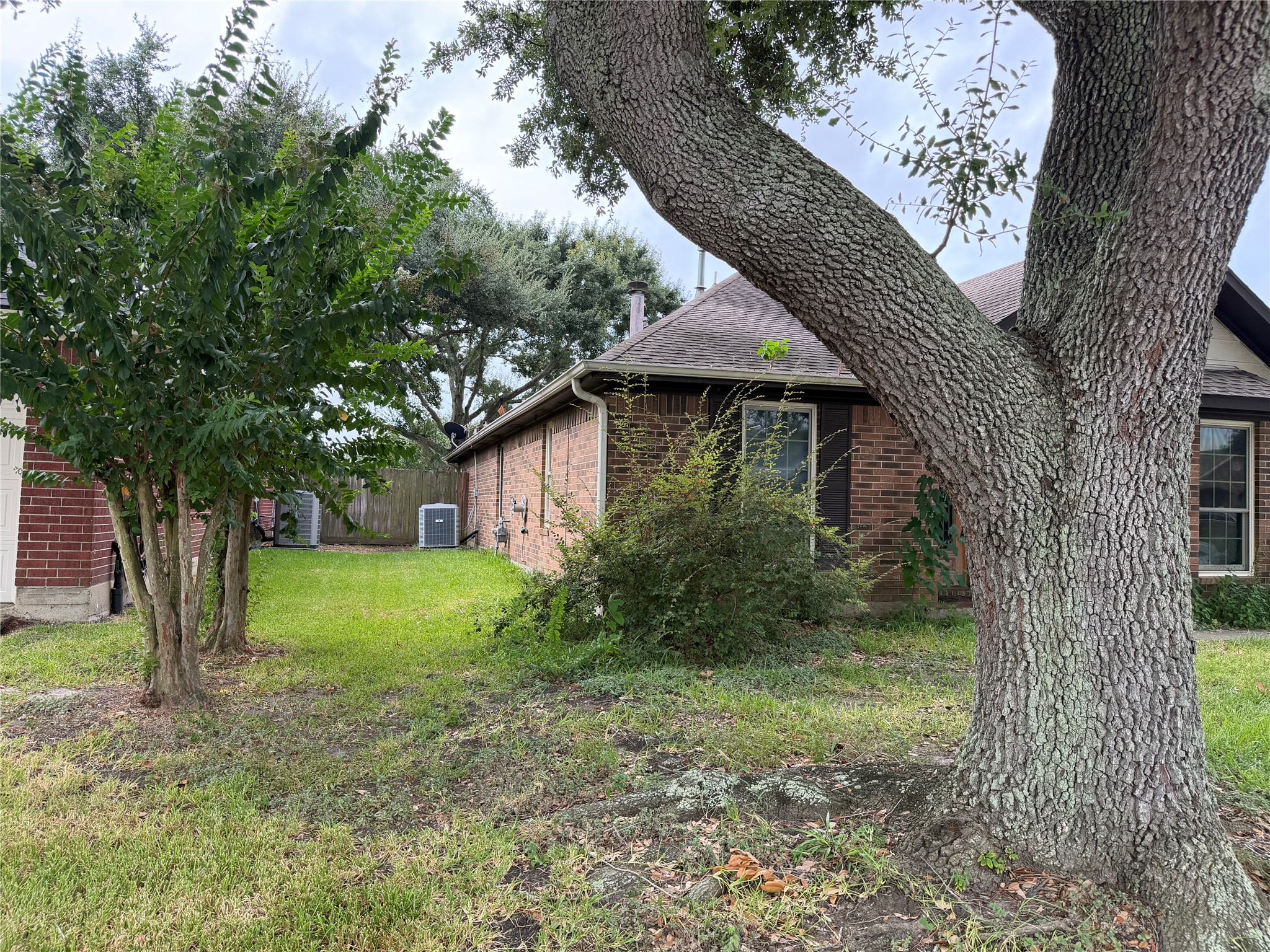 Listing photo 5