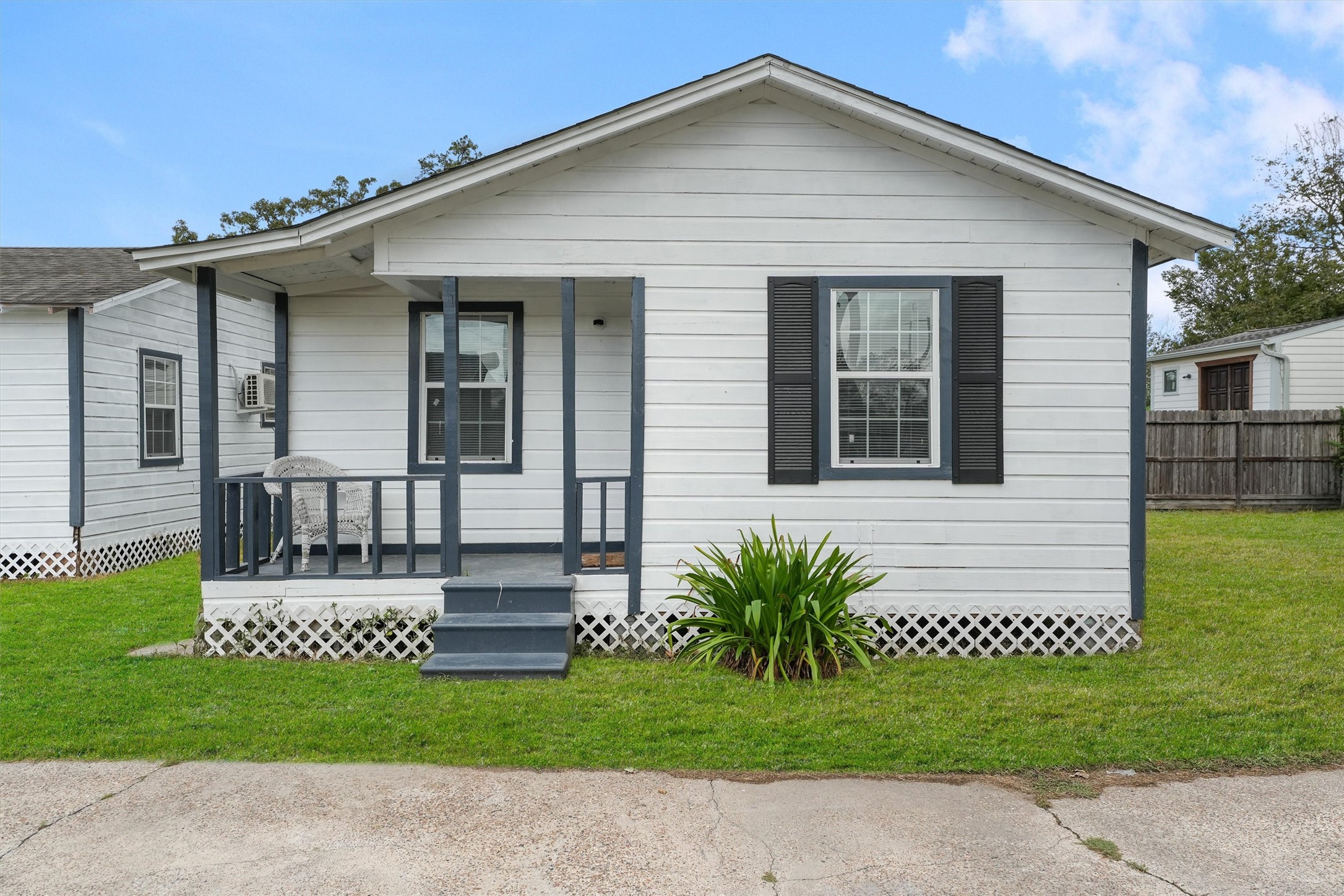 Listing photo 3