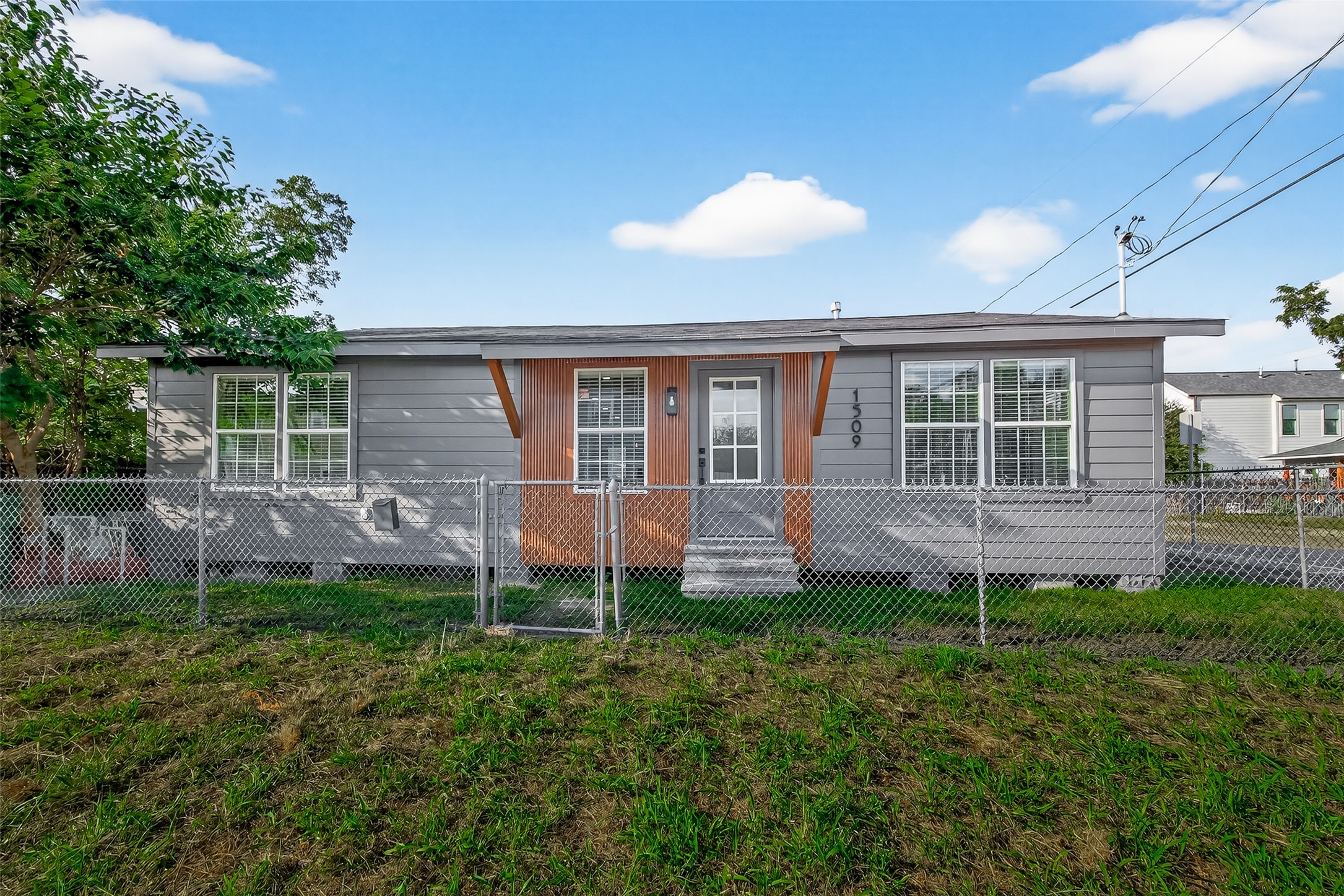 Listing photo 1