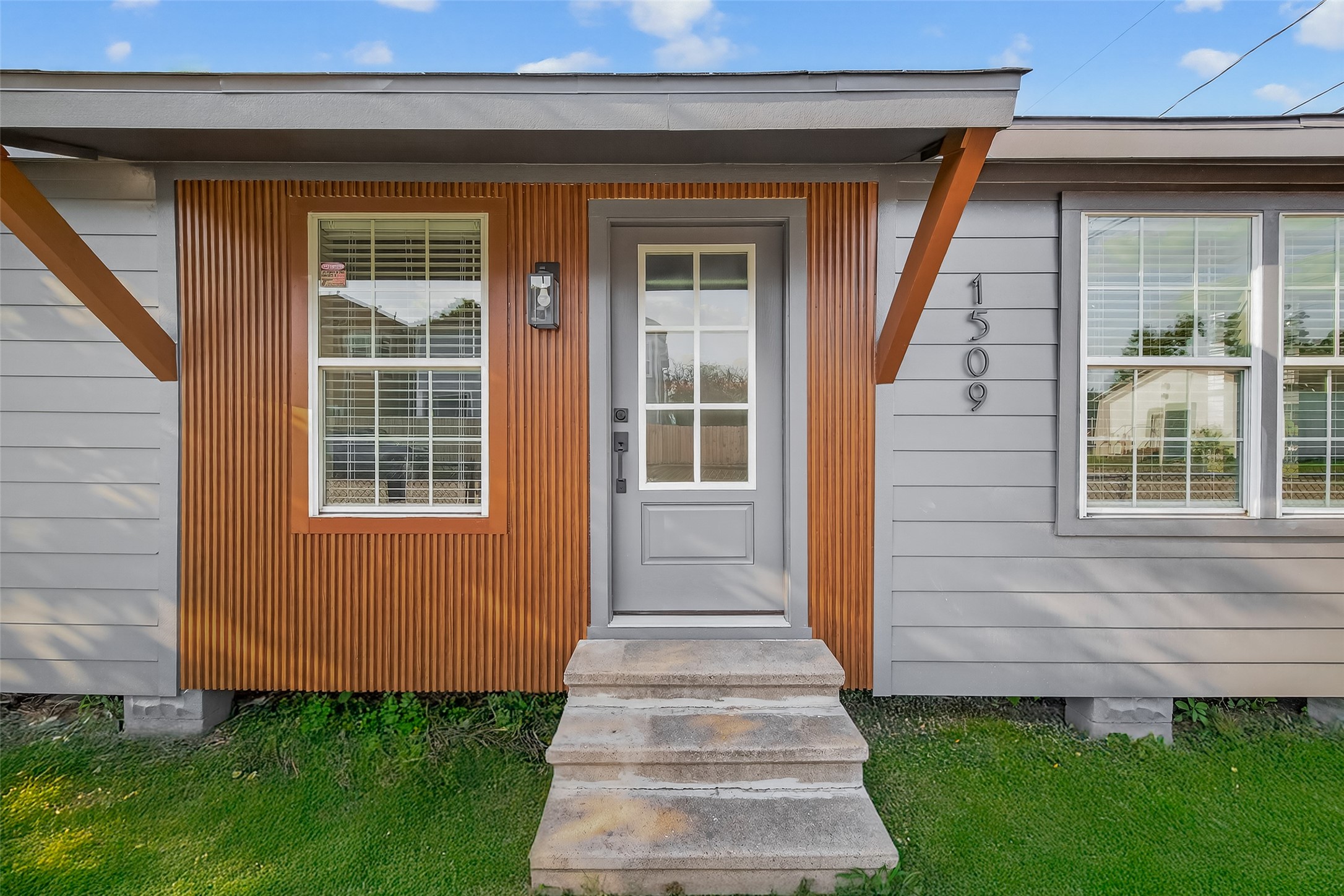 Listing photo 1