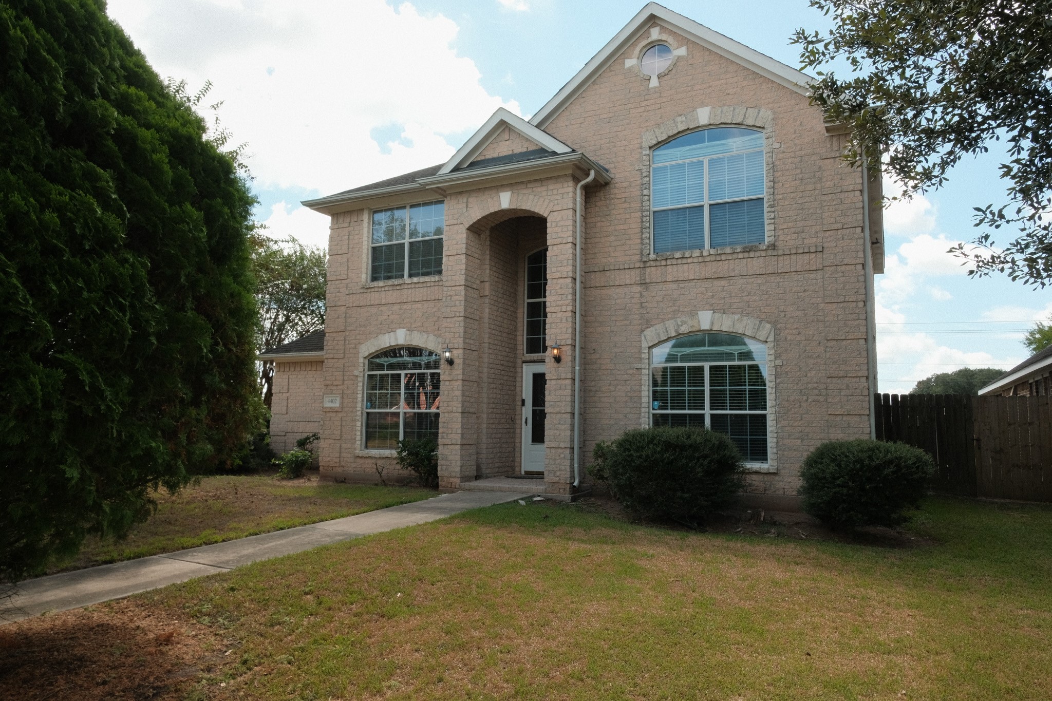 Listing photo 1