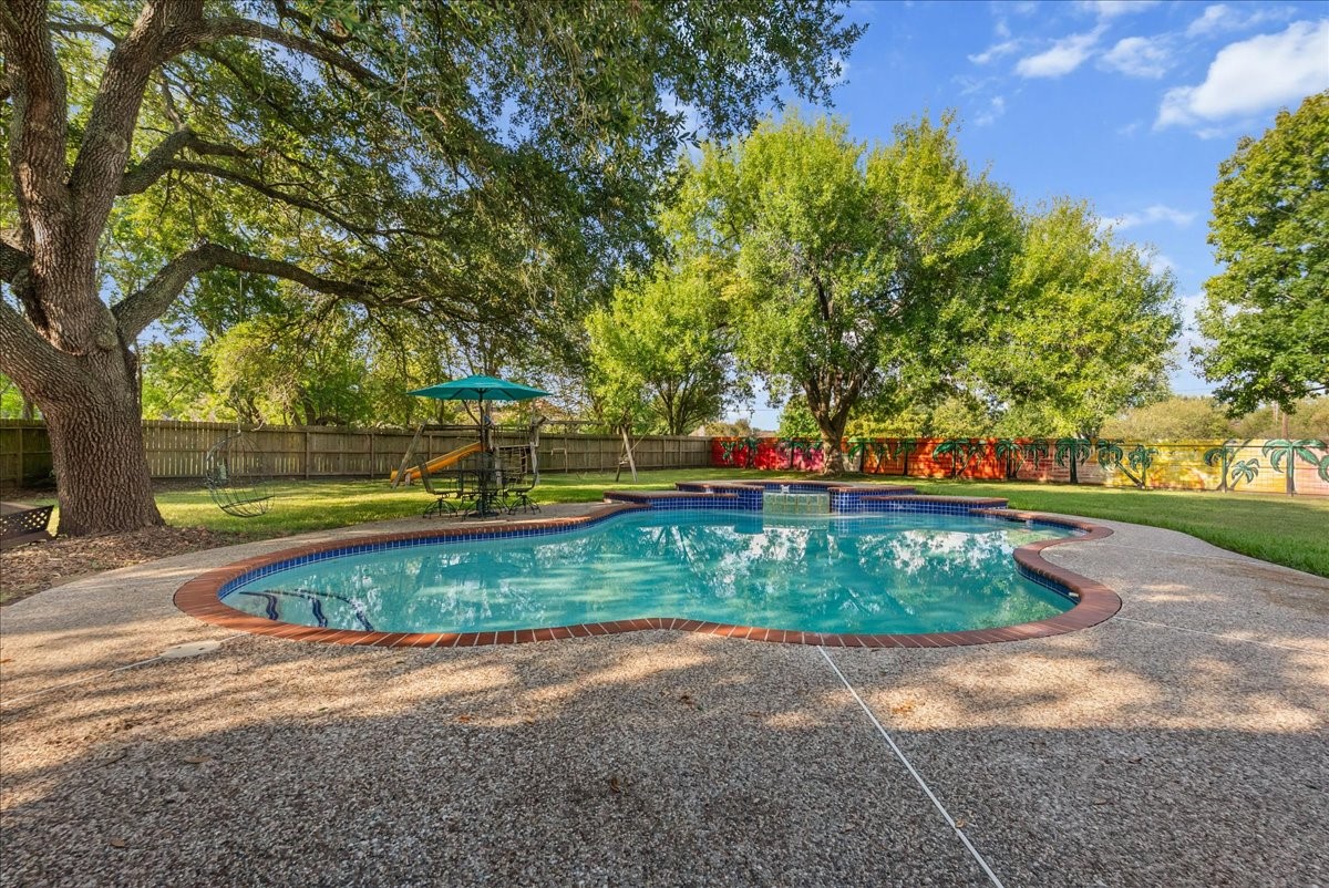 Listing photo 3