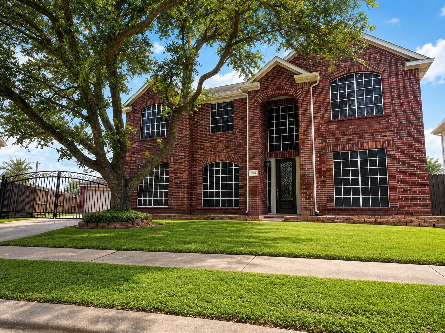 Listing photo 1