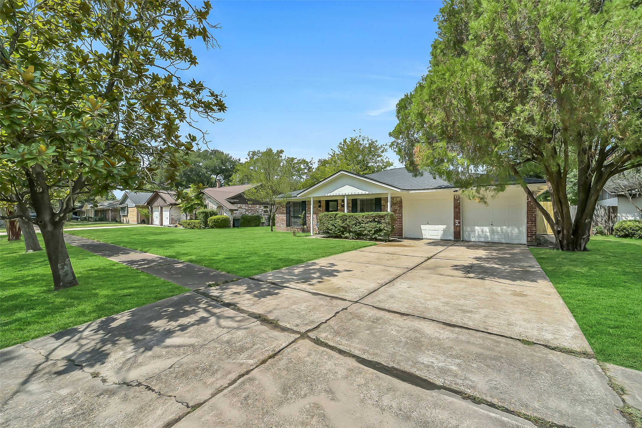 Listing photo 4