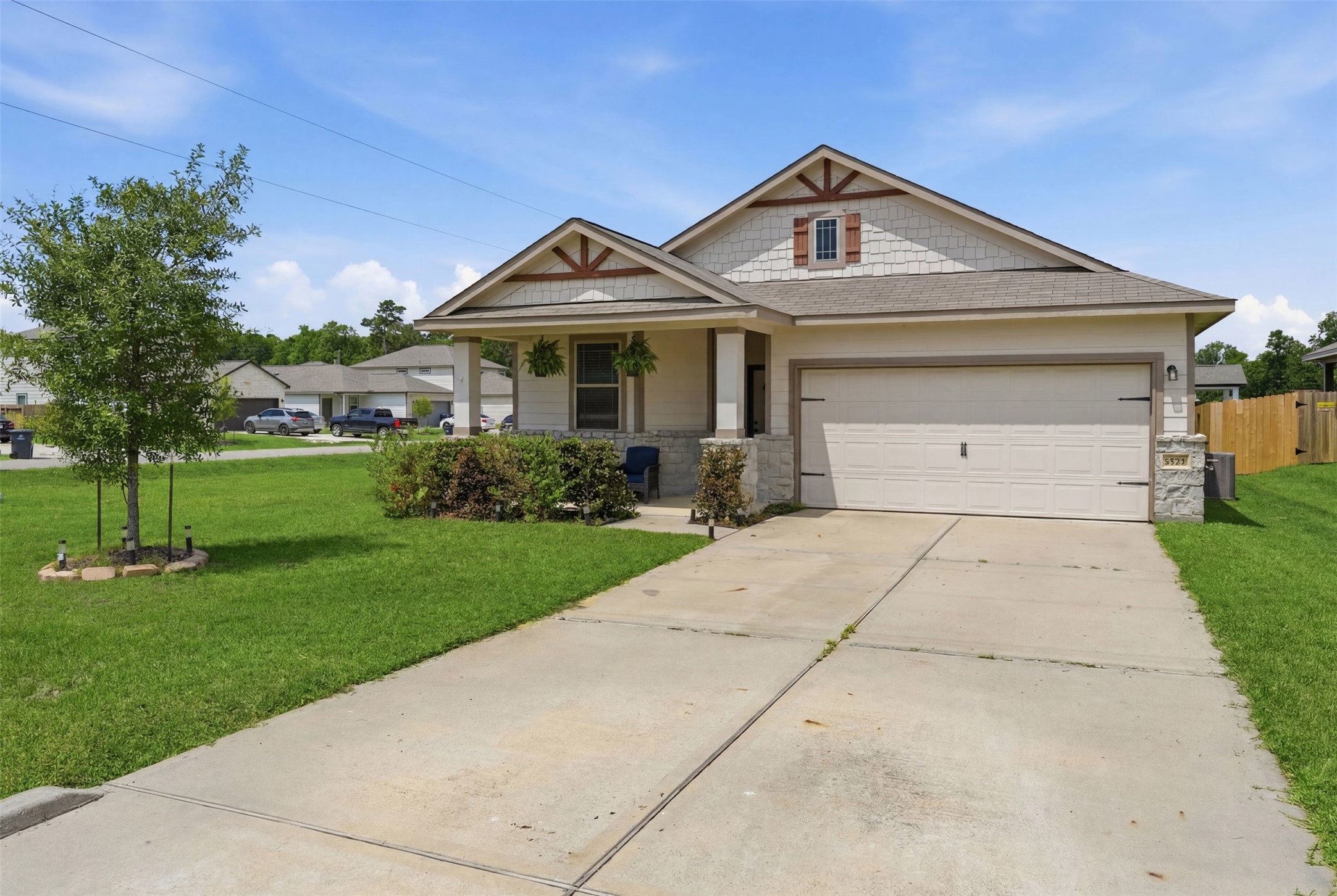 Listing photo 1