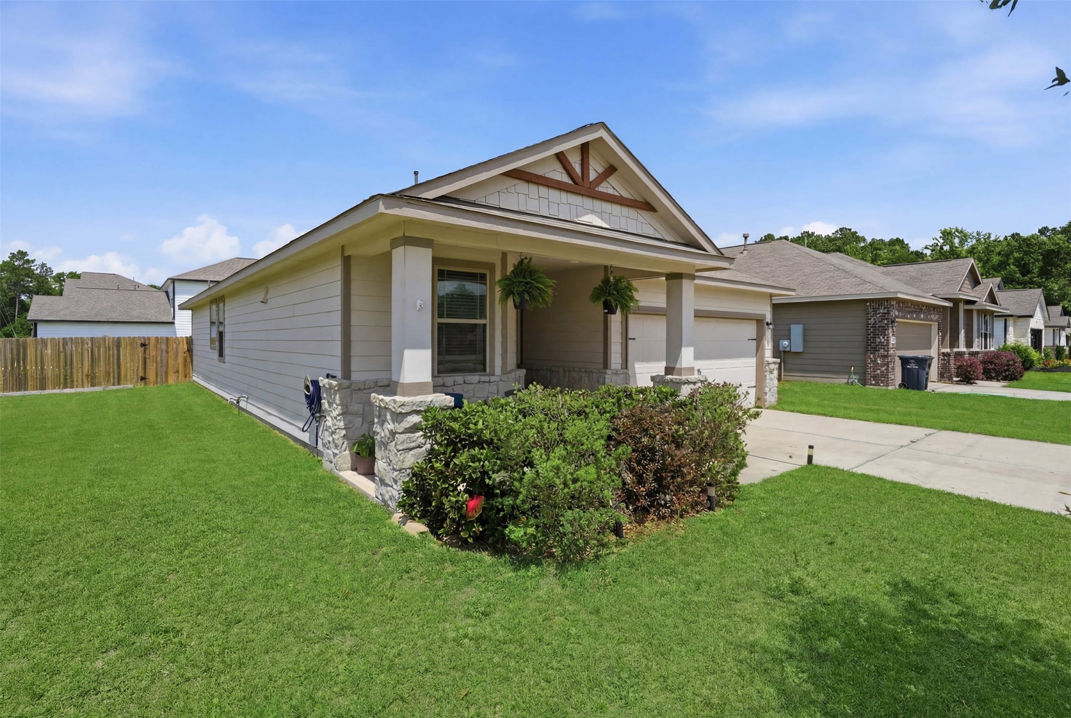 Listing photo 3