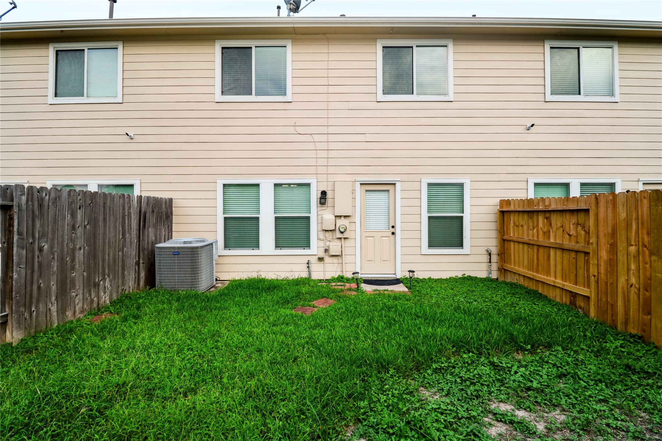 Listing photo 5