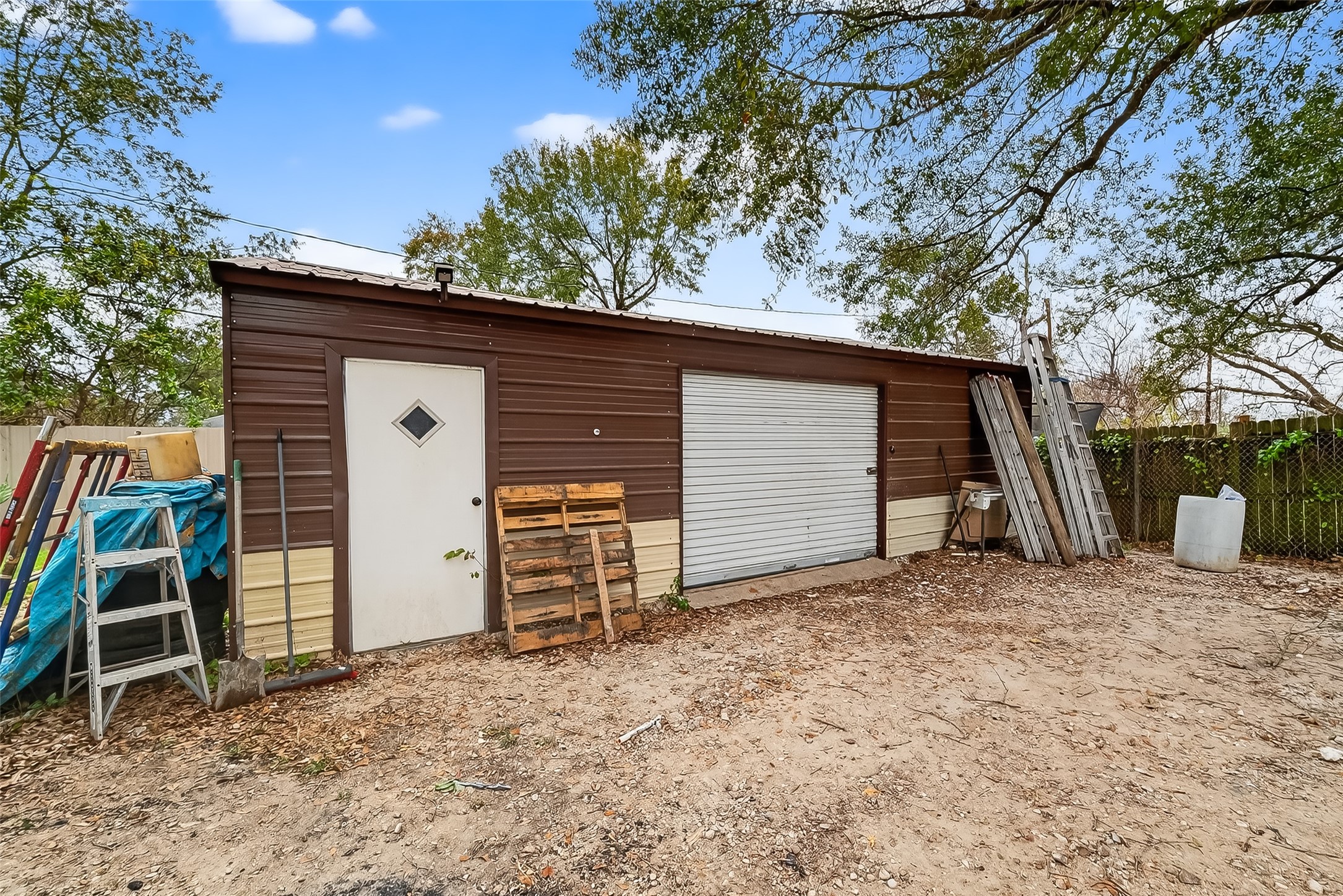 Listing photo 1