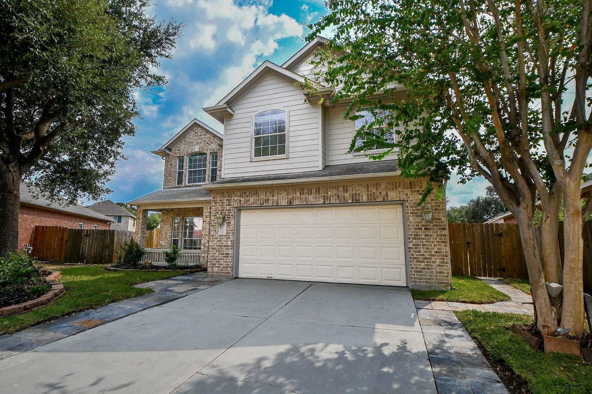 Listing photo 1