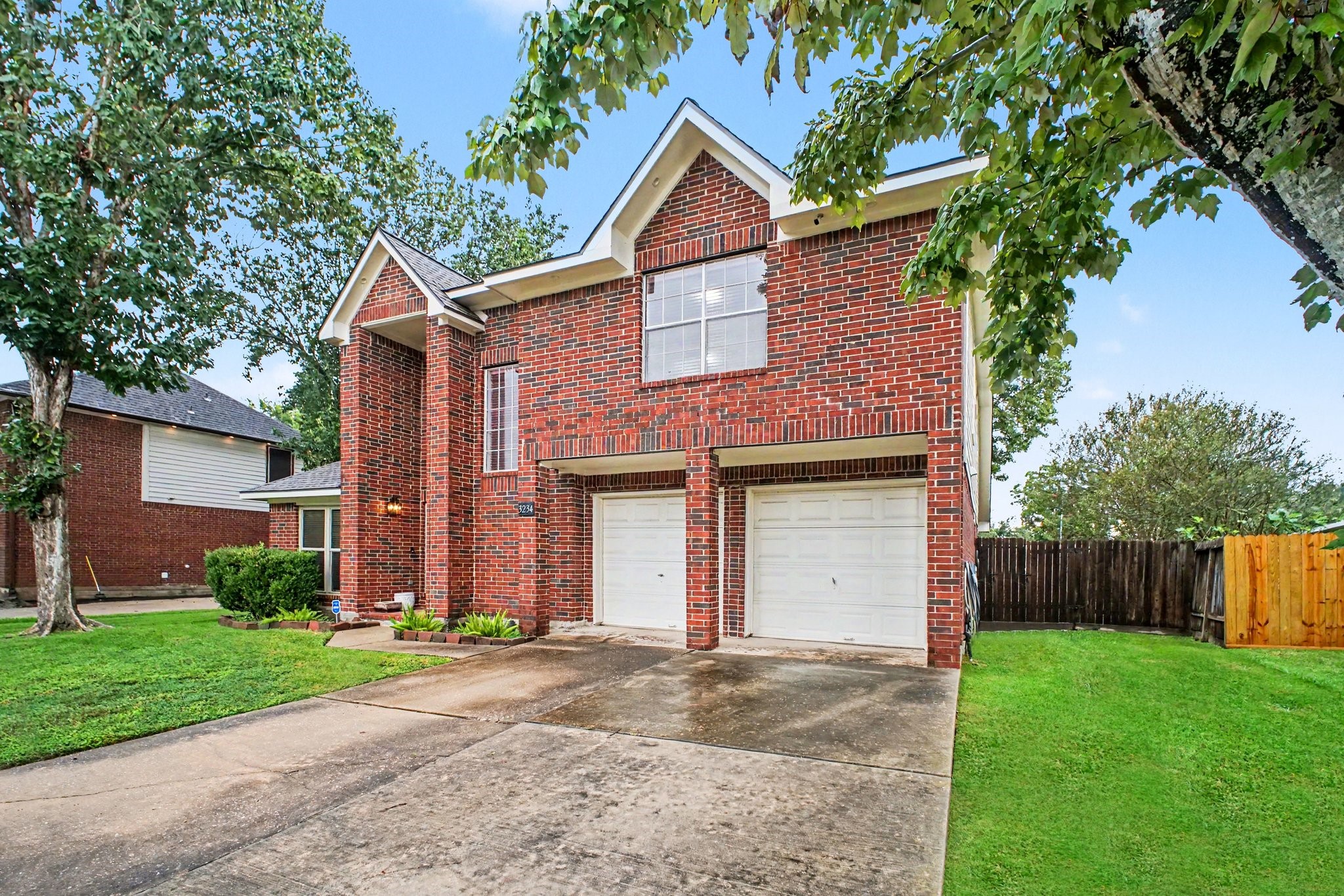 Listing photo 2