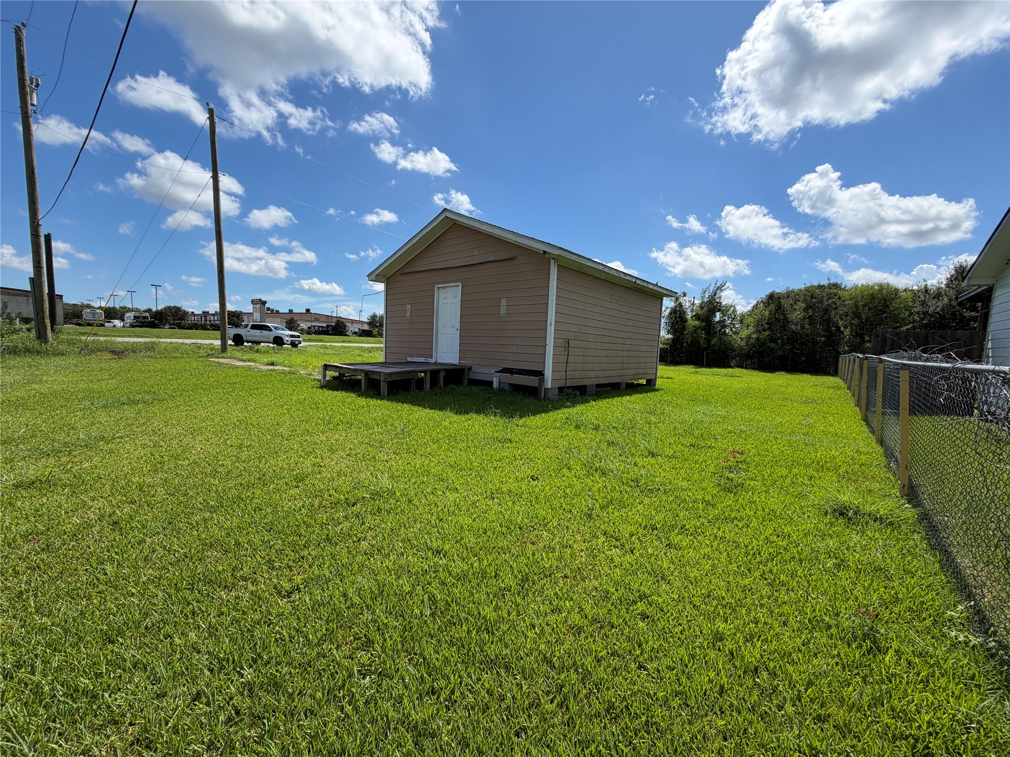 Listing photo 4
