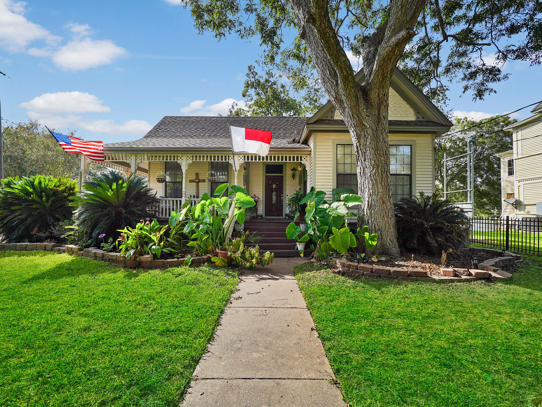 Listing photo 1