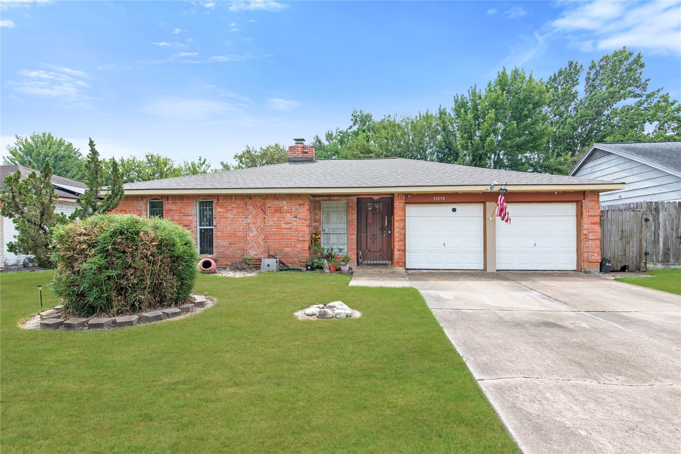 Listing photo 1