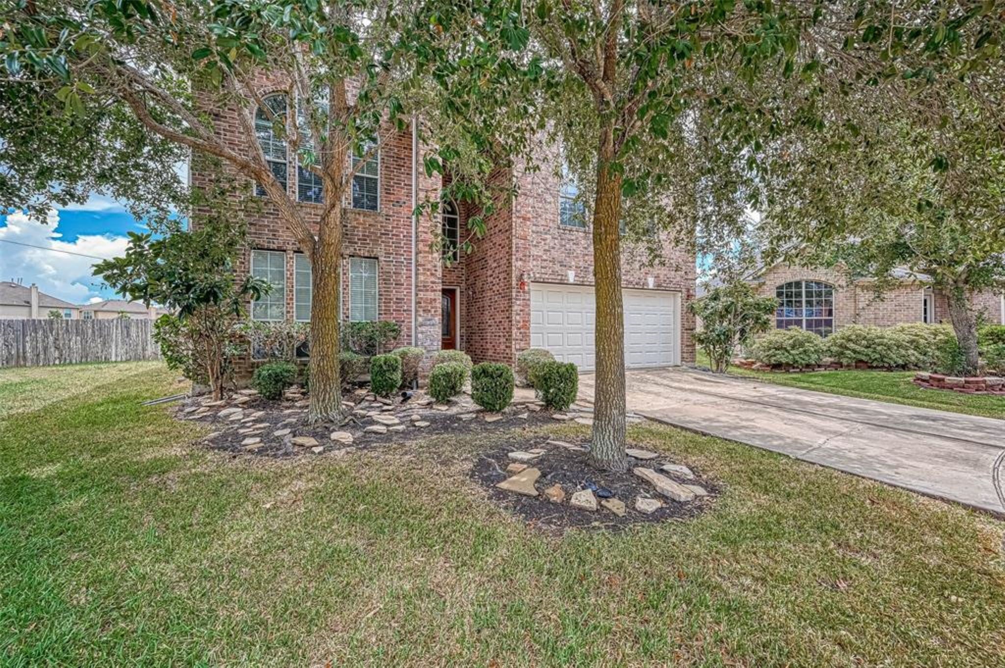 Listing photo 1