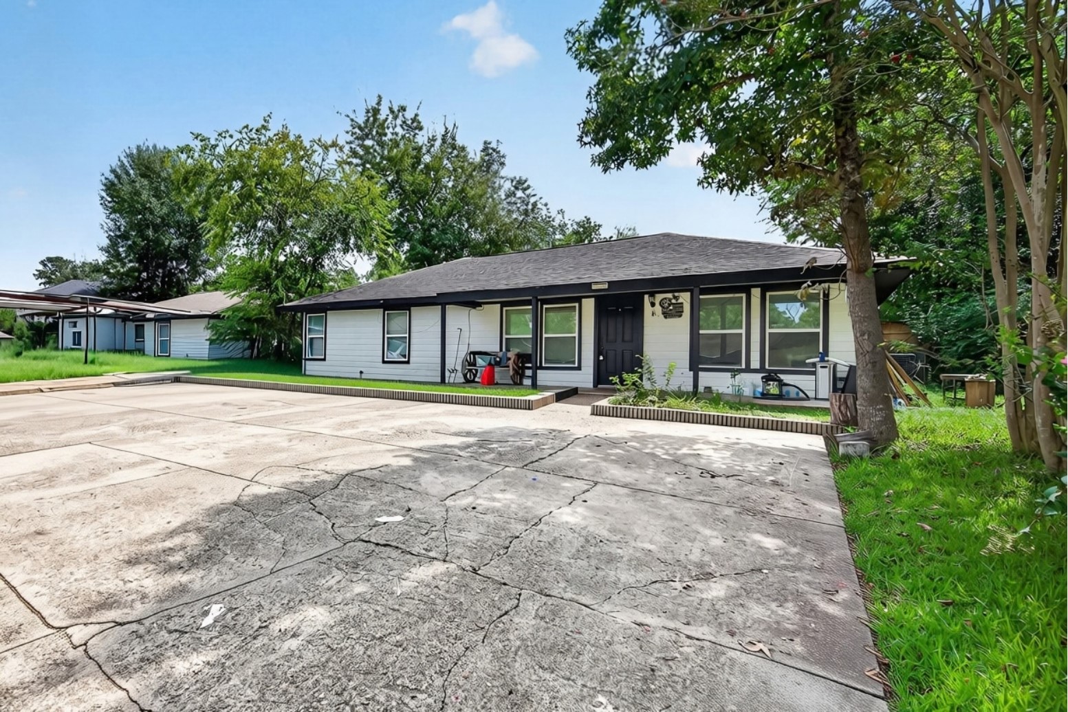 Listing photo 1