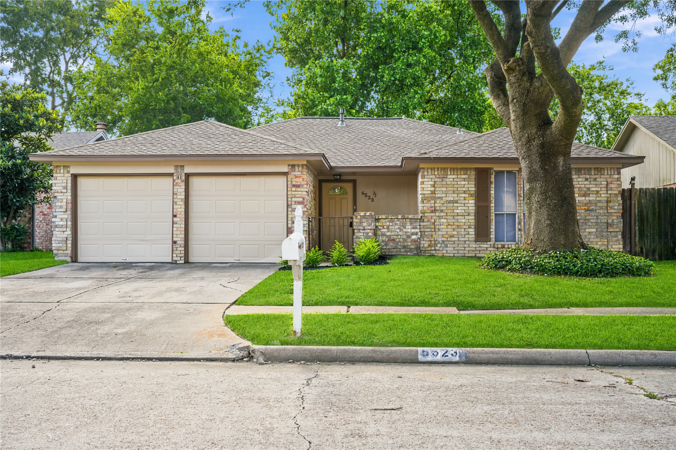 Listing photo 1