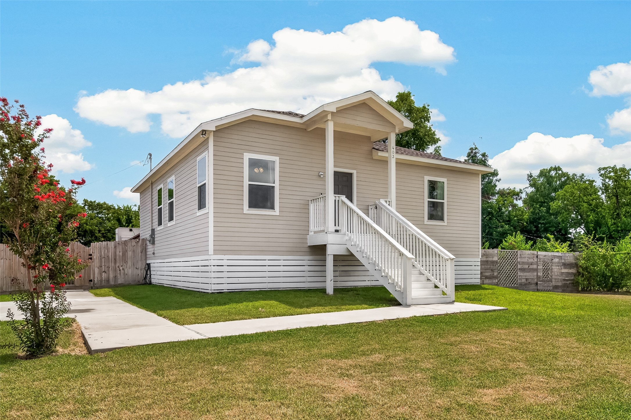 Listing photo 1
