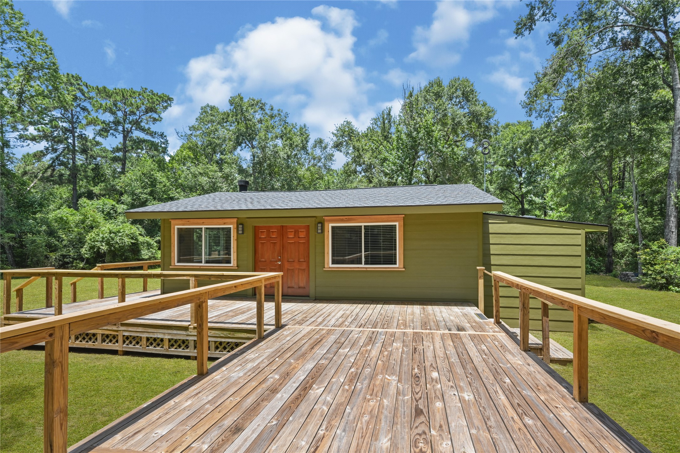 Listing photo 2