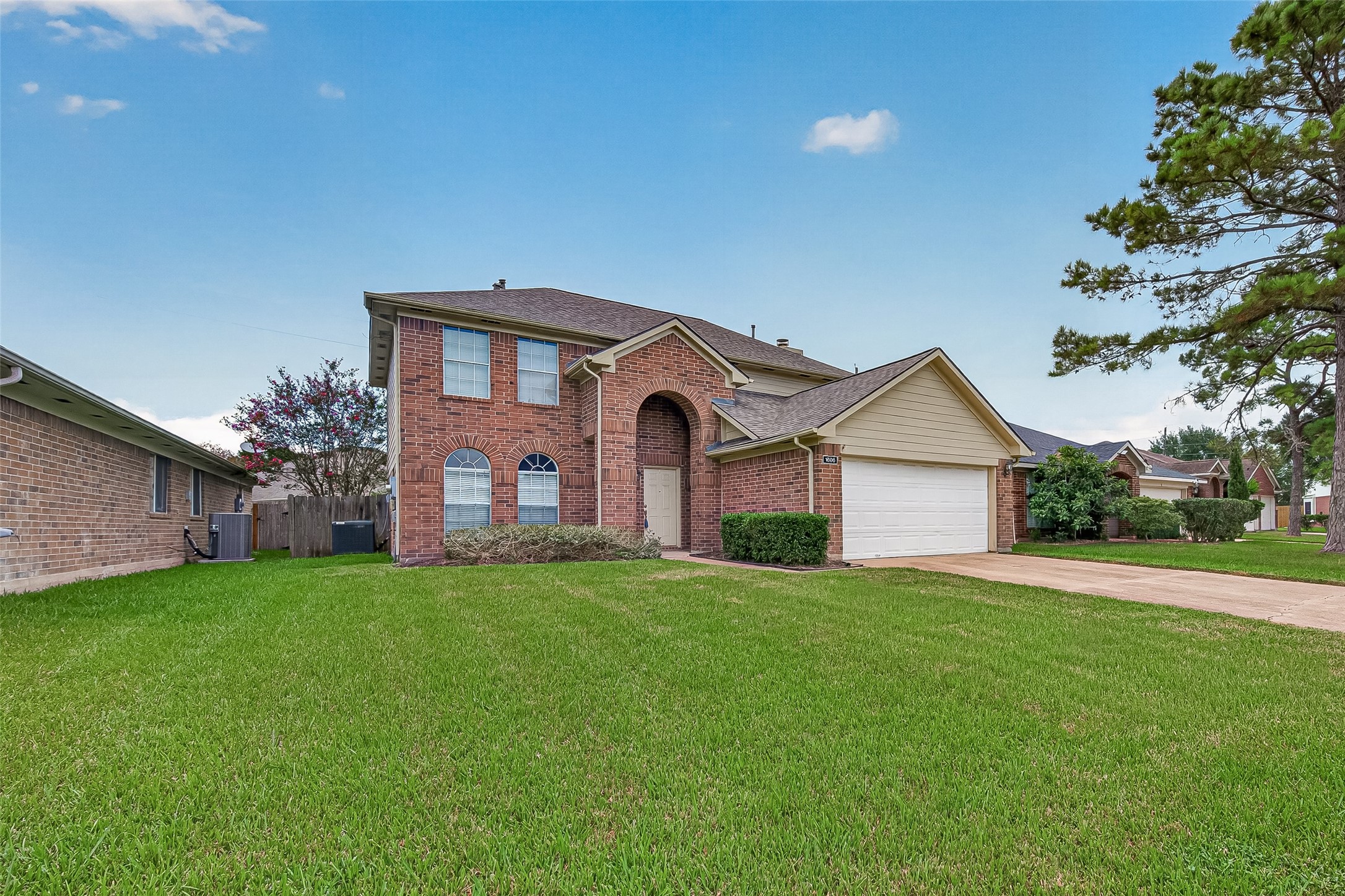 Listing photo 1