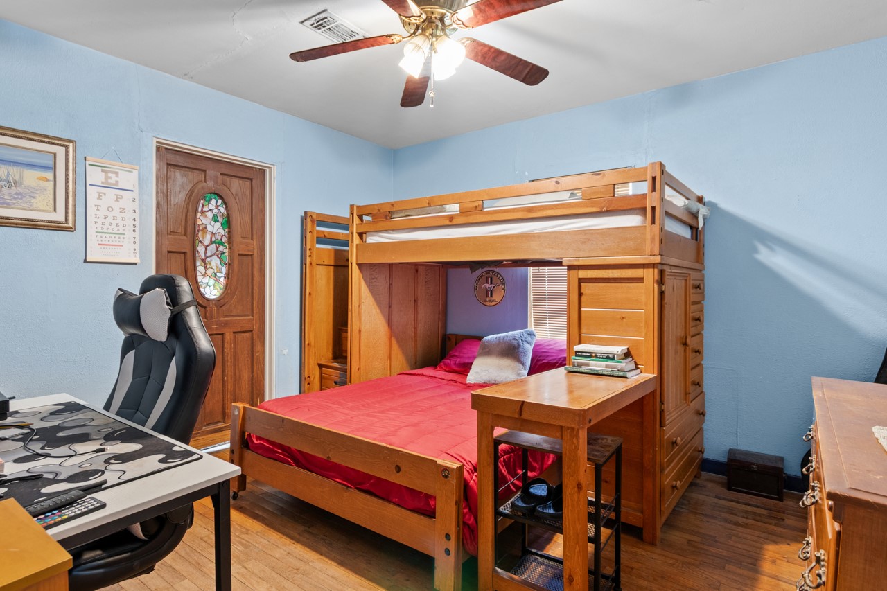 Listing photo 5