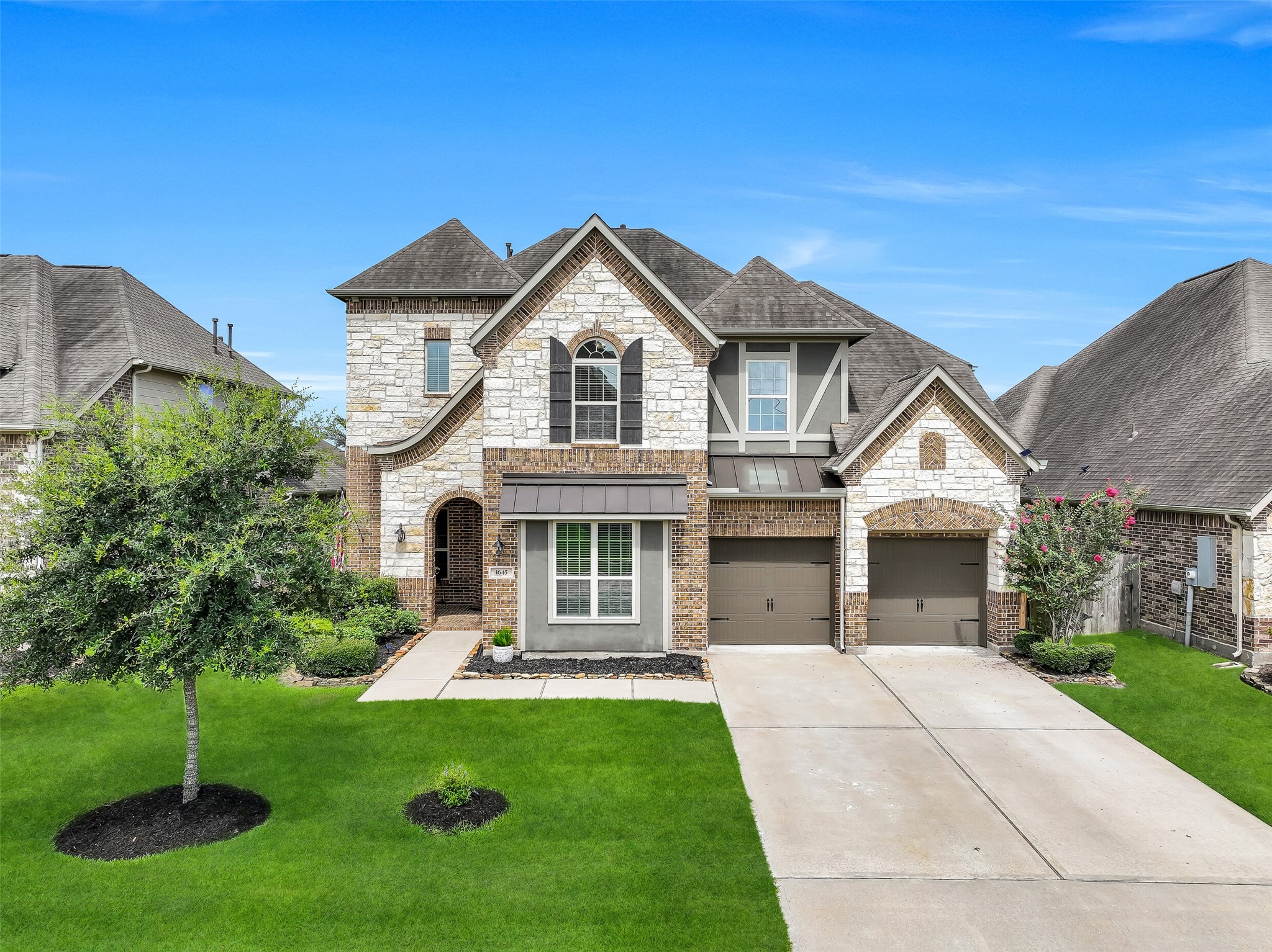Listing photo 1