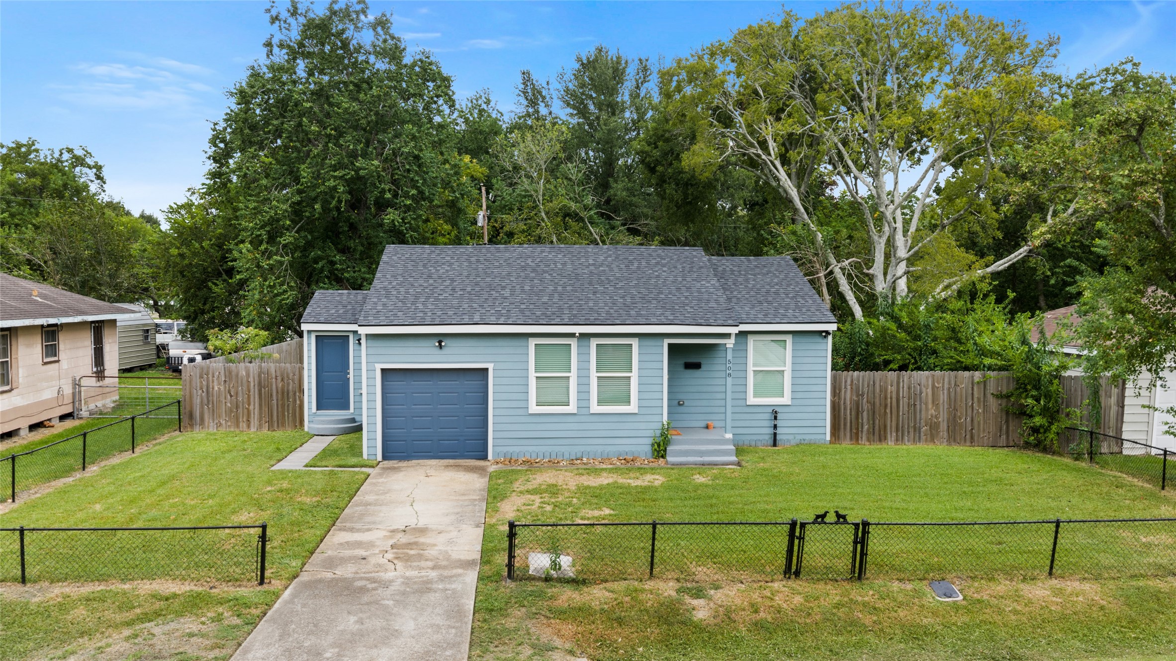 Listing photo 1