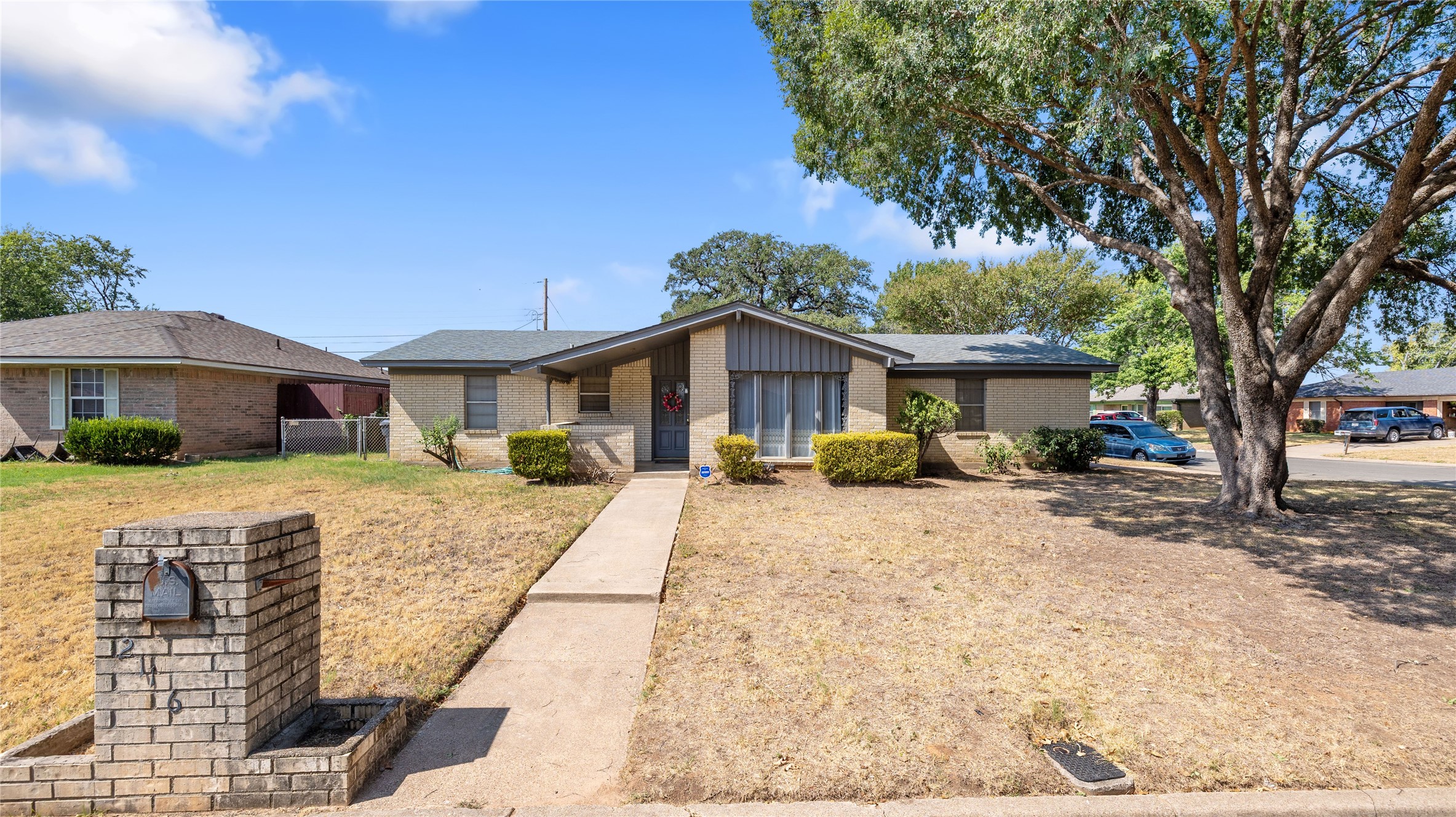 Listing photo 1