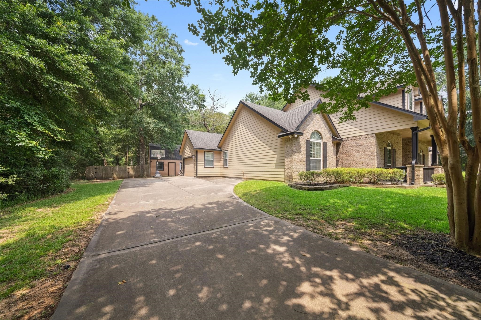 Listing photo 1
