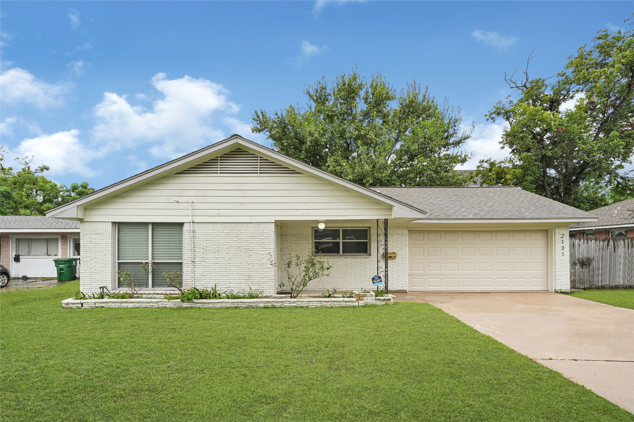 Listing photo 1