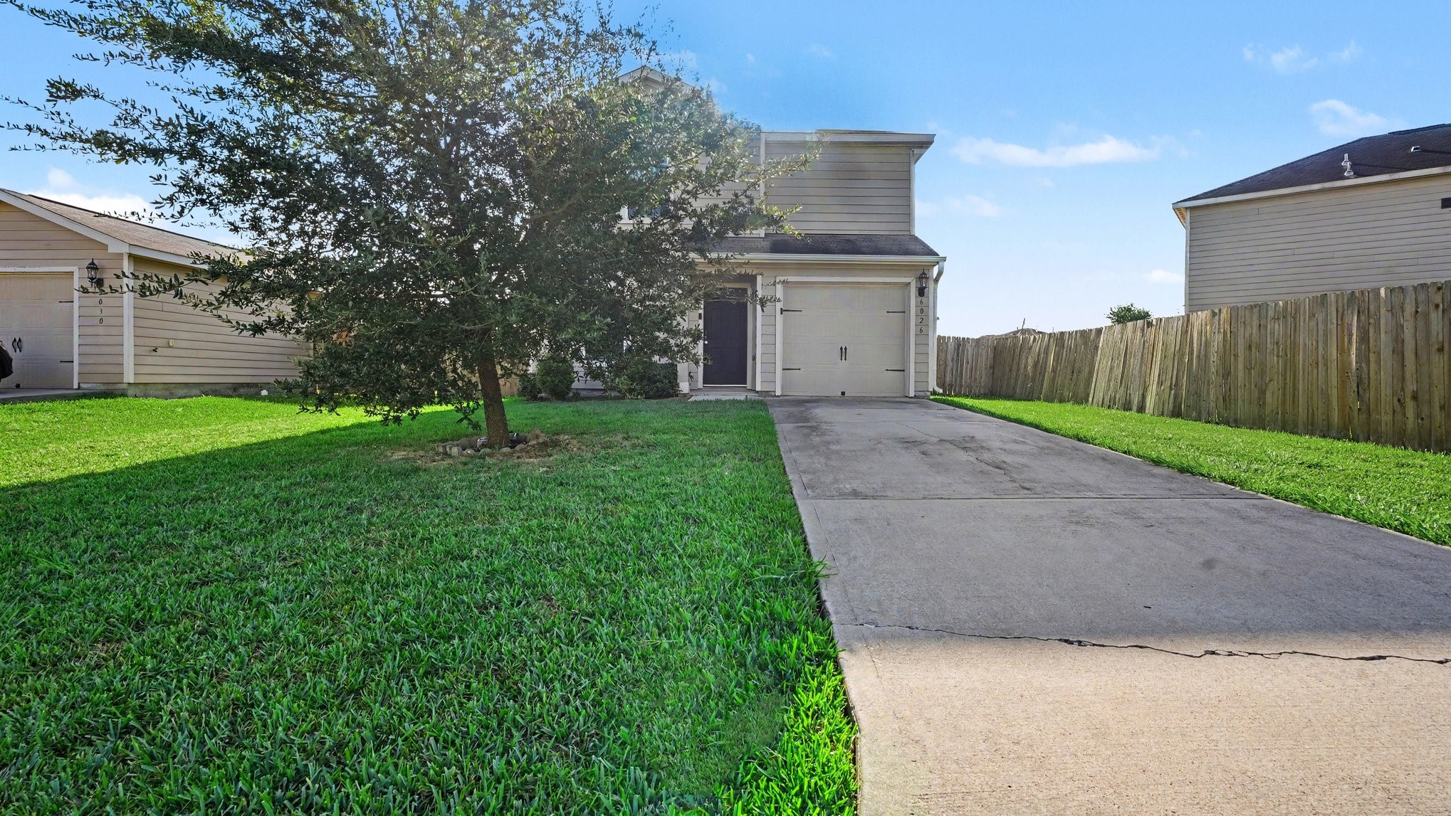 Listing photo 2