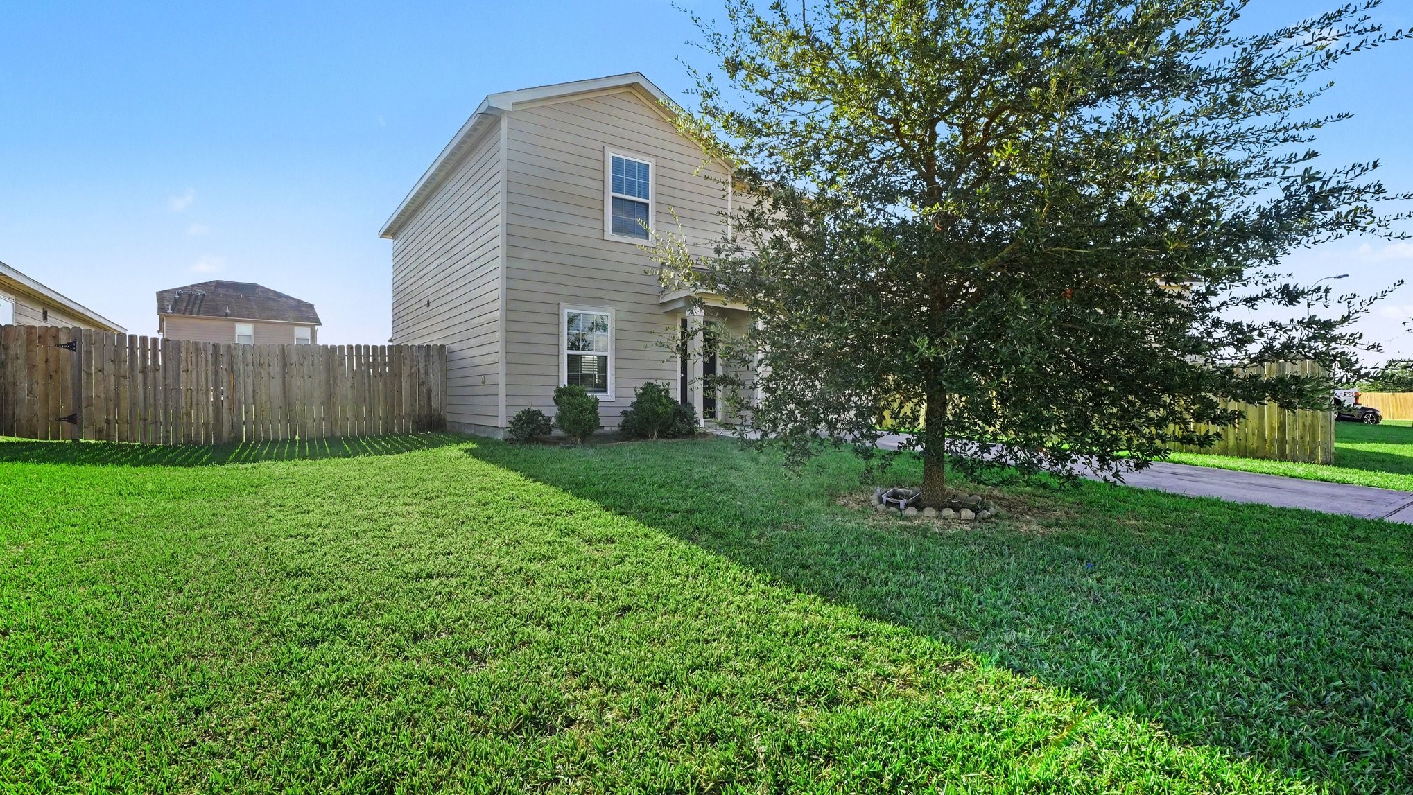 Listing photo 3